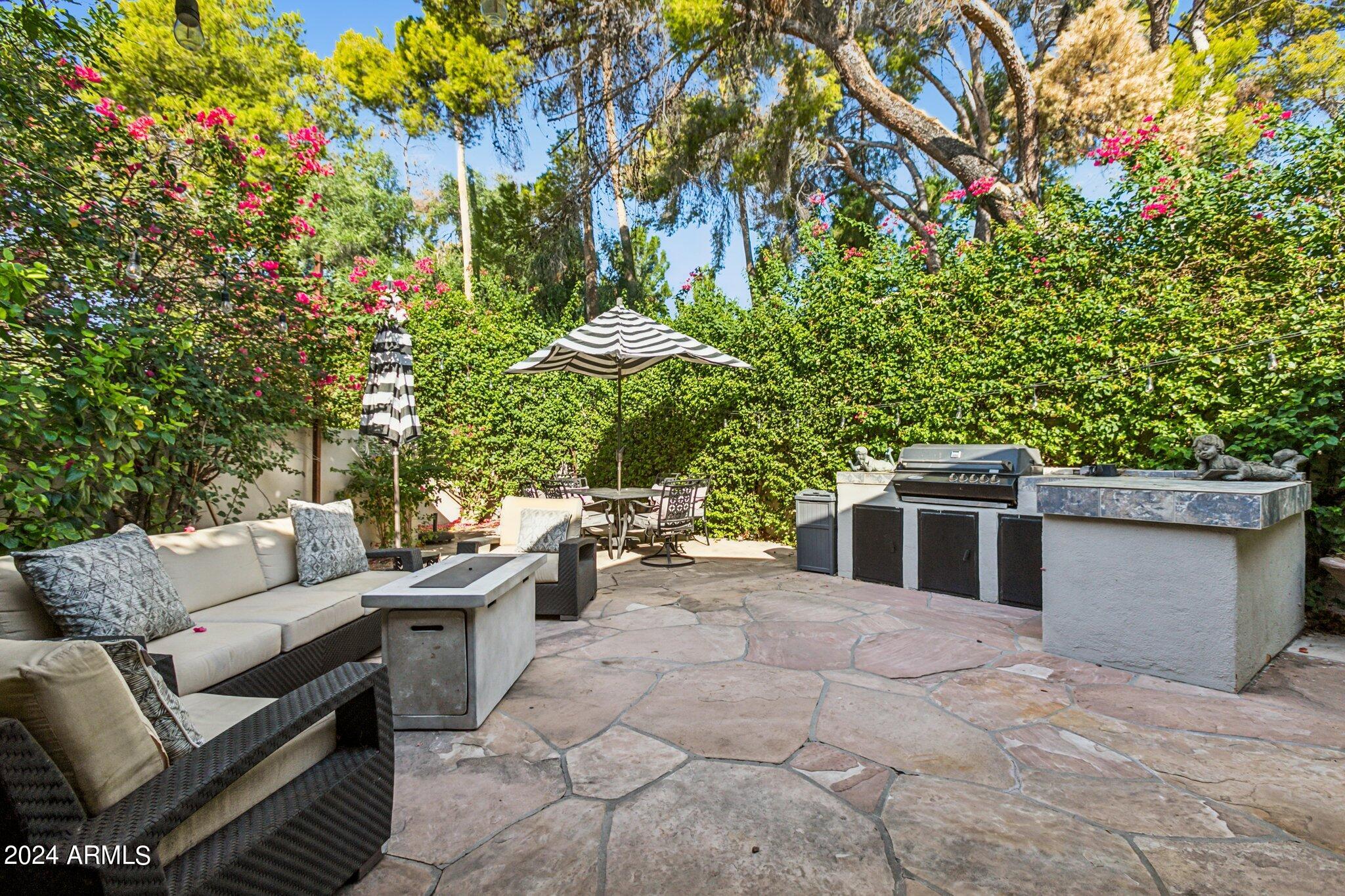 2108 E PASADENA Avenue
