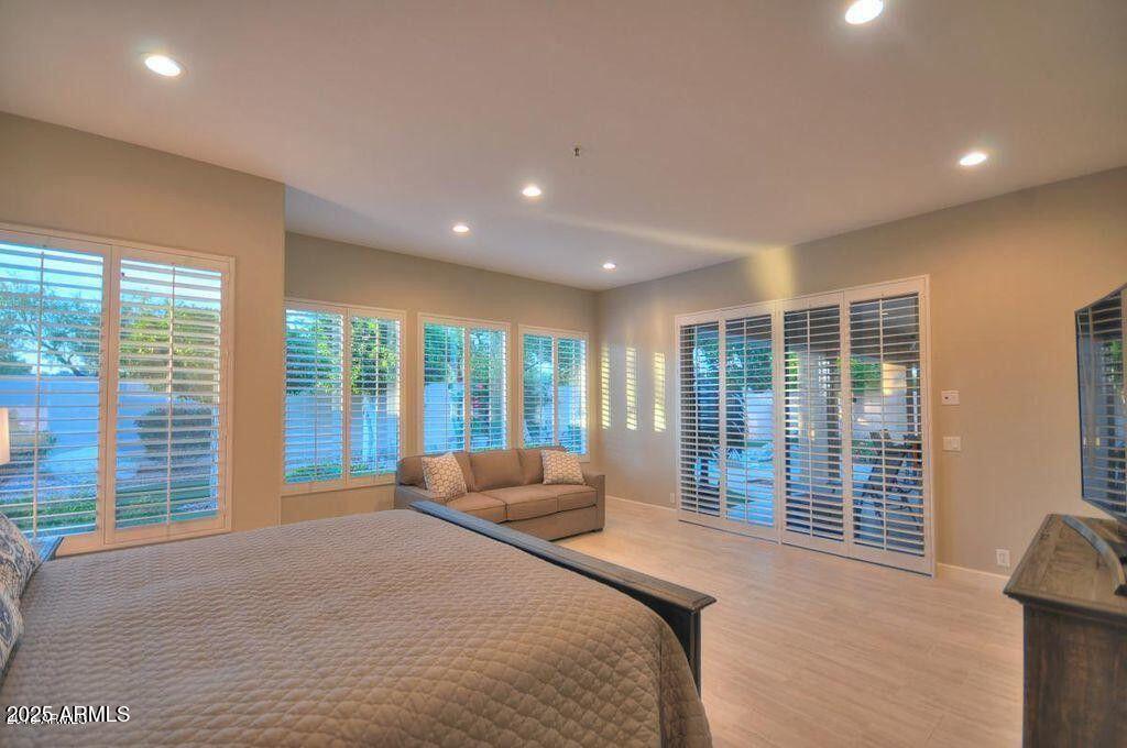 8036 E MERCER Lane