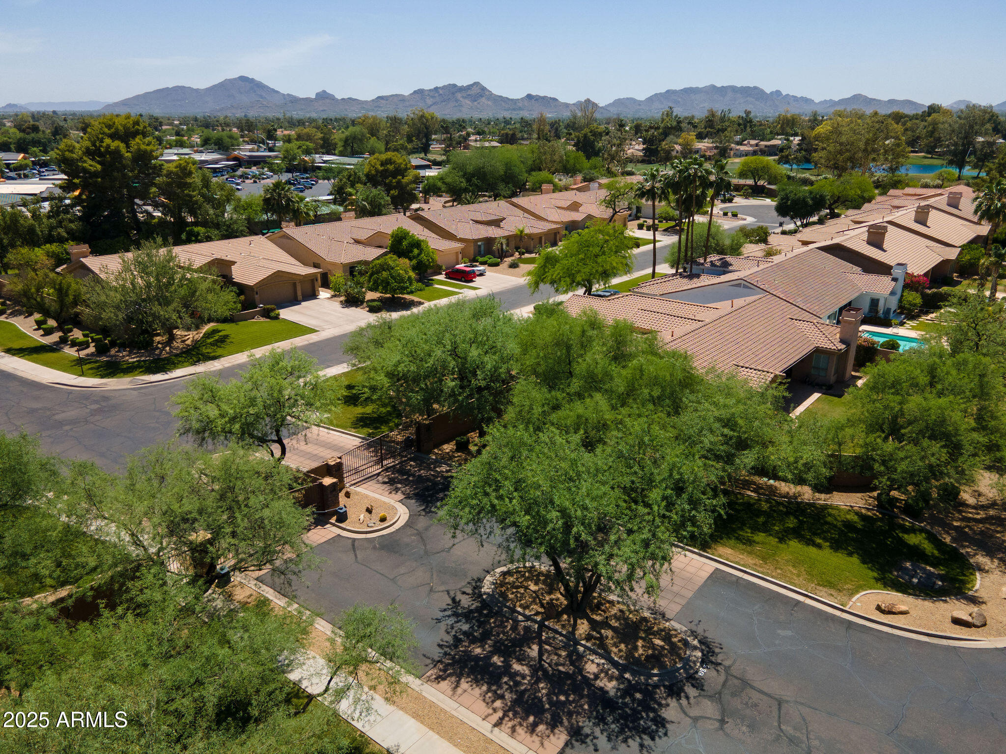 8036 E MERCER Lane