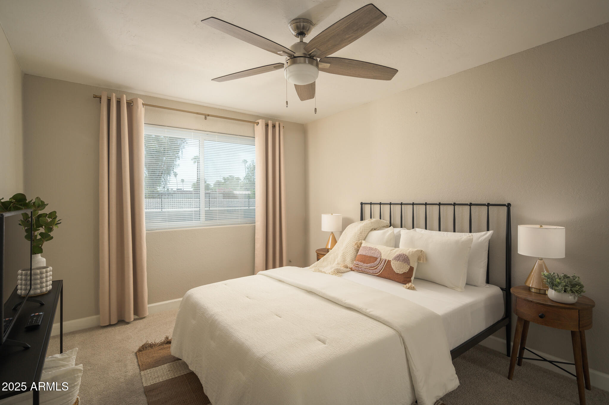 4118 E CALLE REDONDA, 77