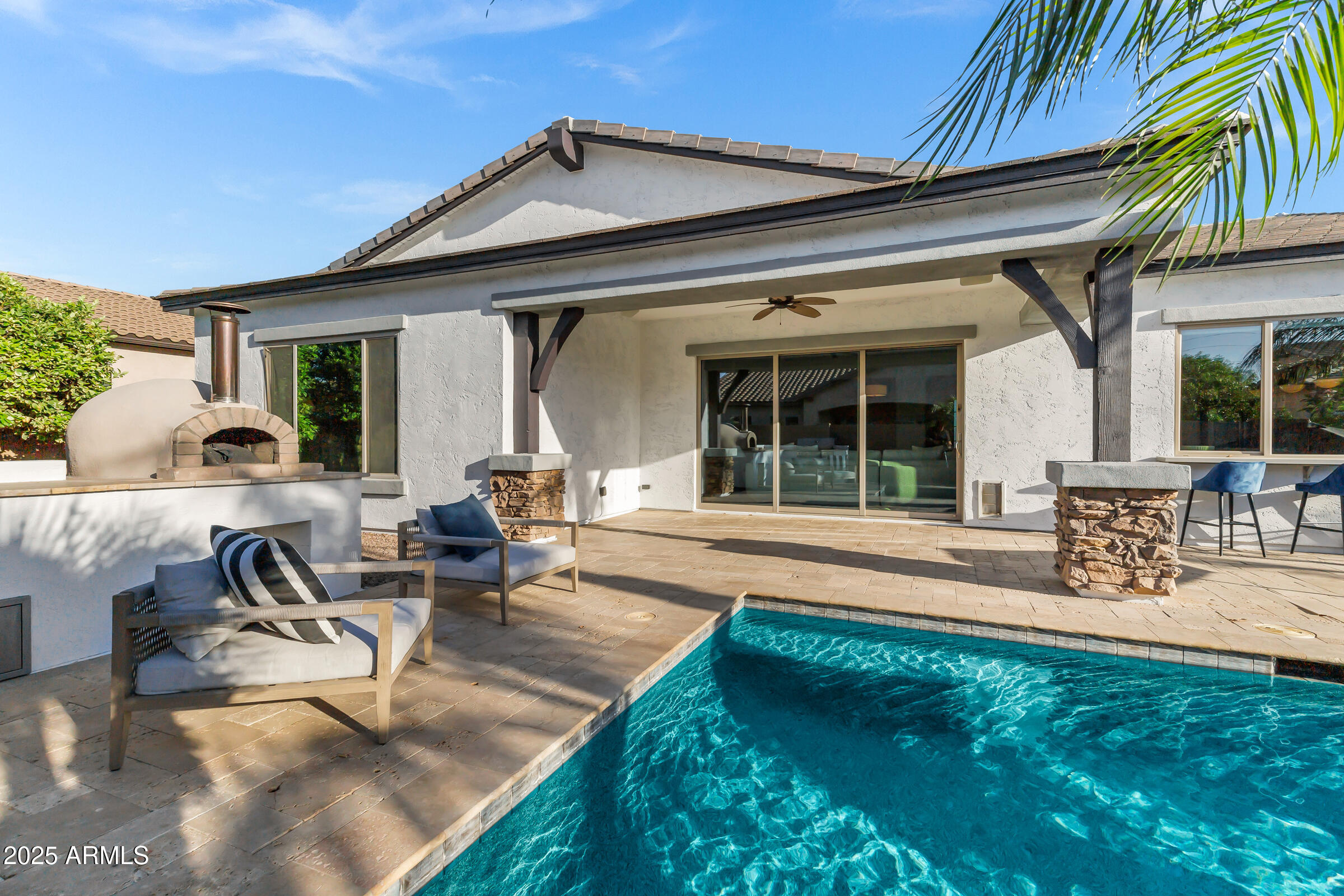 3038 E LONGHORN Drive