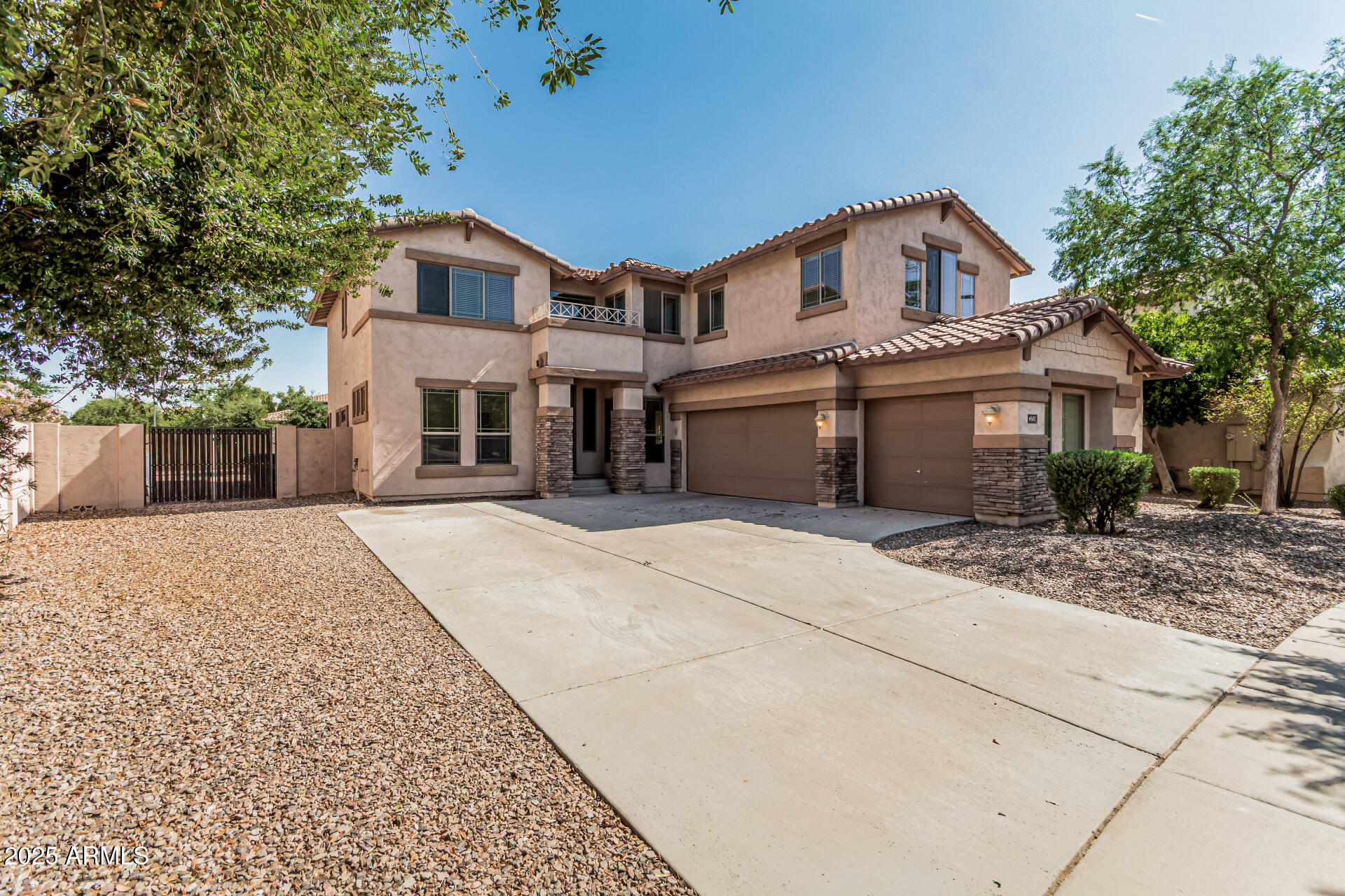 4507 E LANTERN Place