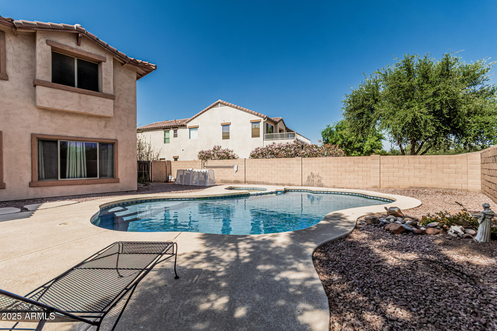 4507 E LANTERN Place