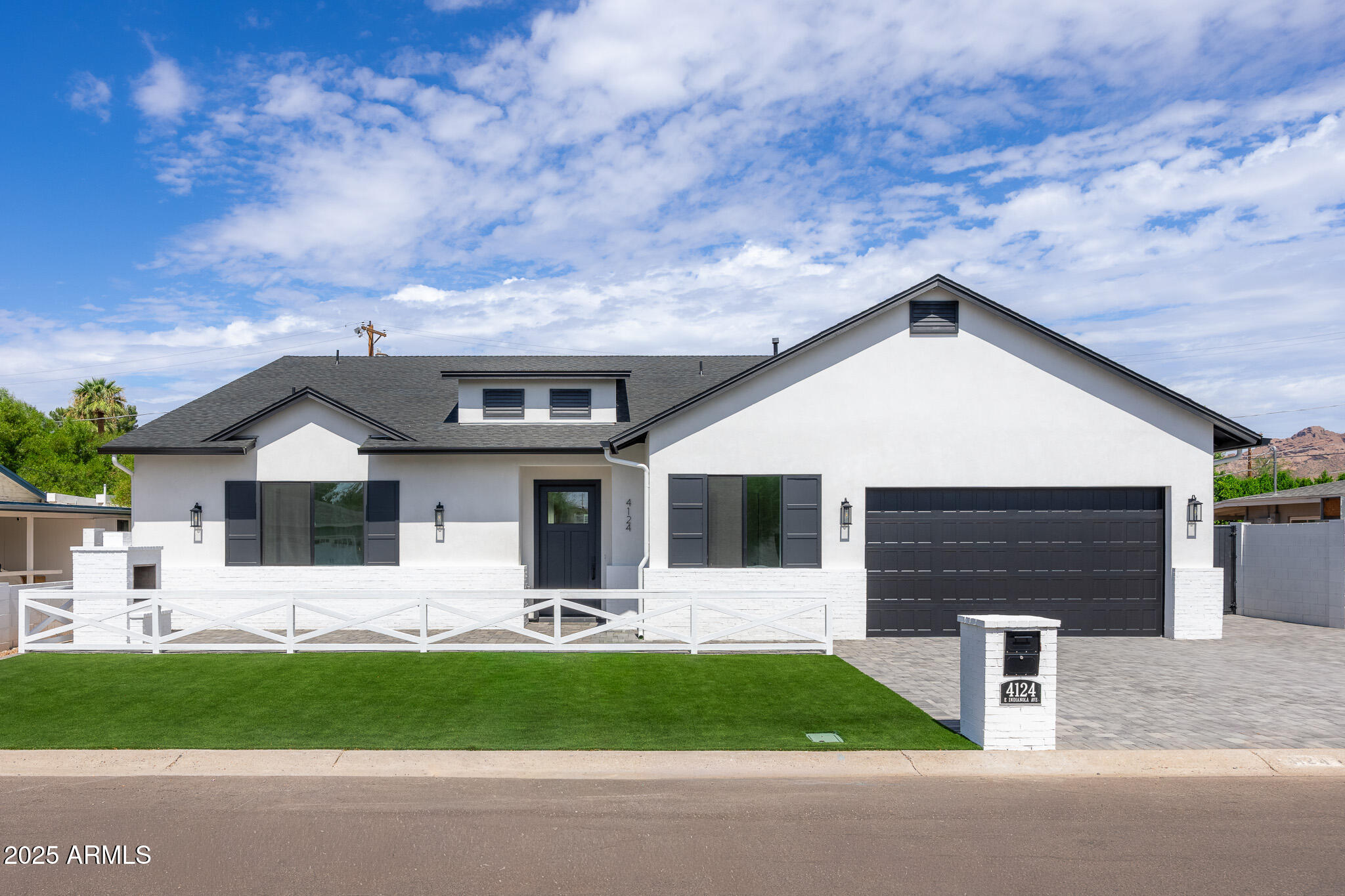 4124 E INDIANOLA Avenue
