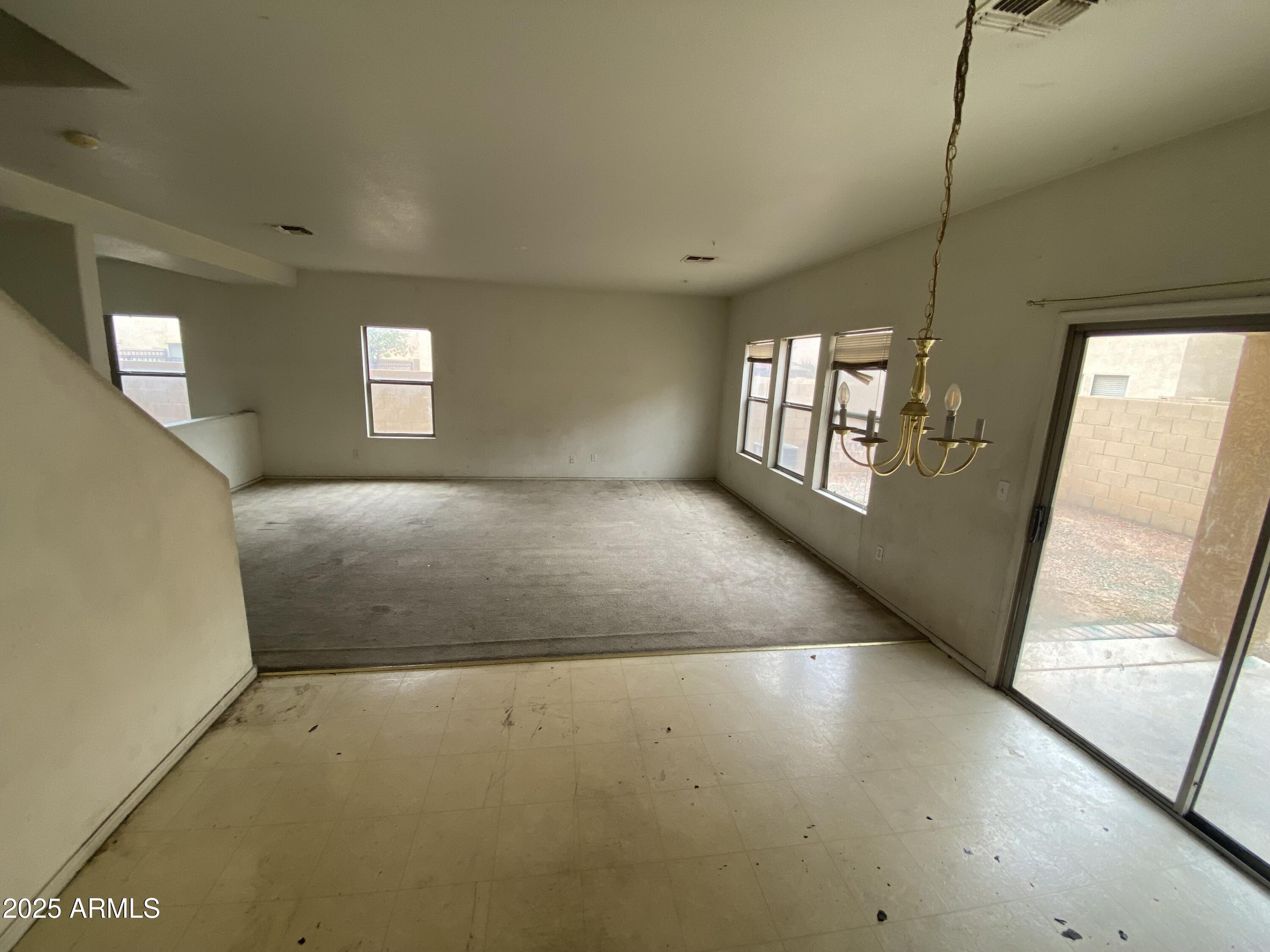 9456 W JAMESTOWN Road