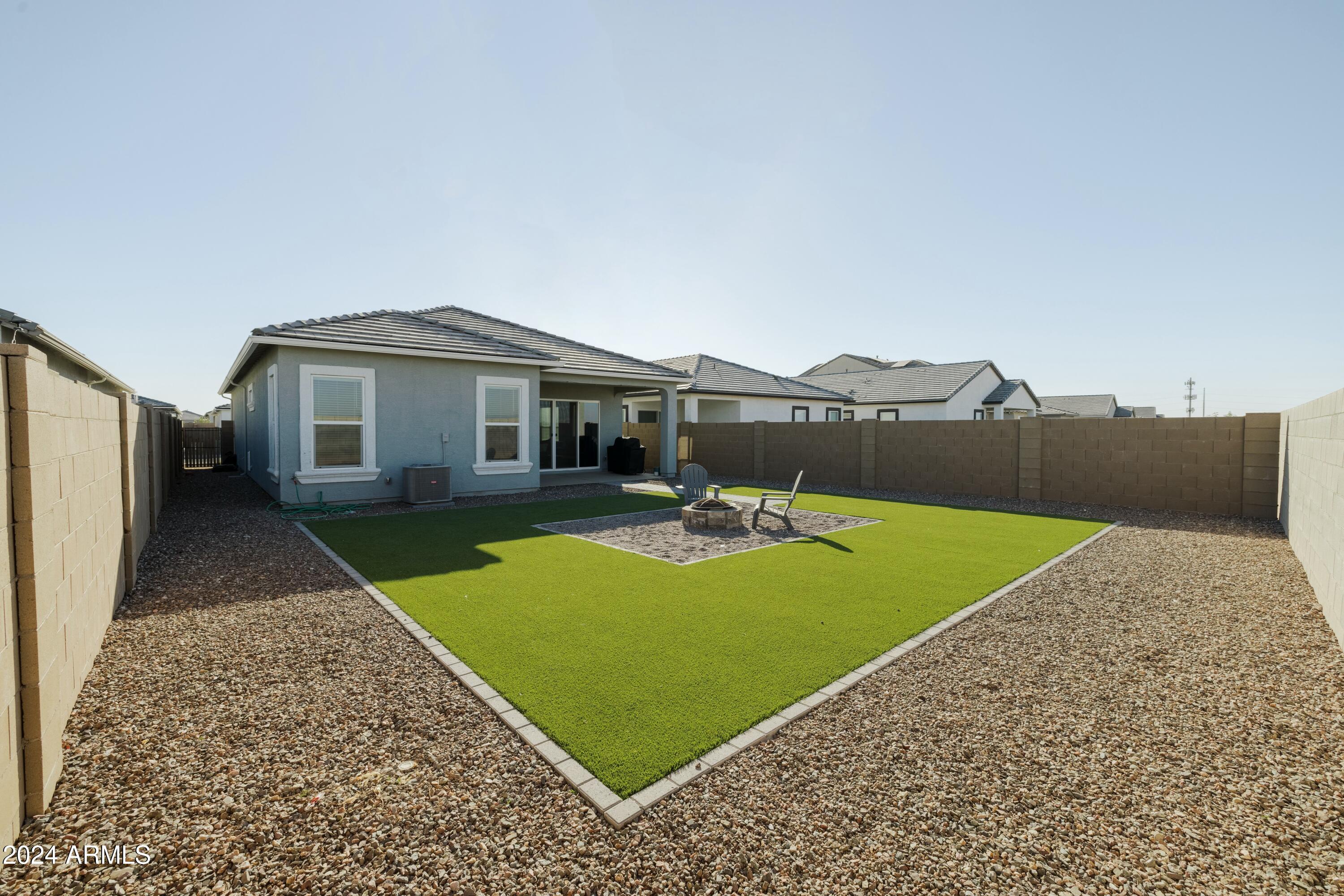 40904 W HILLMAN Drive