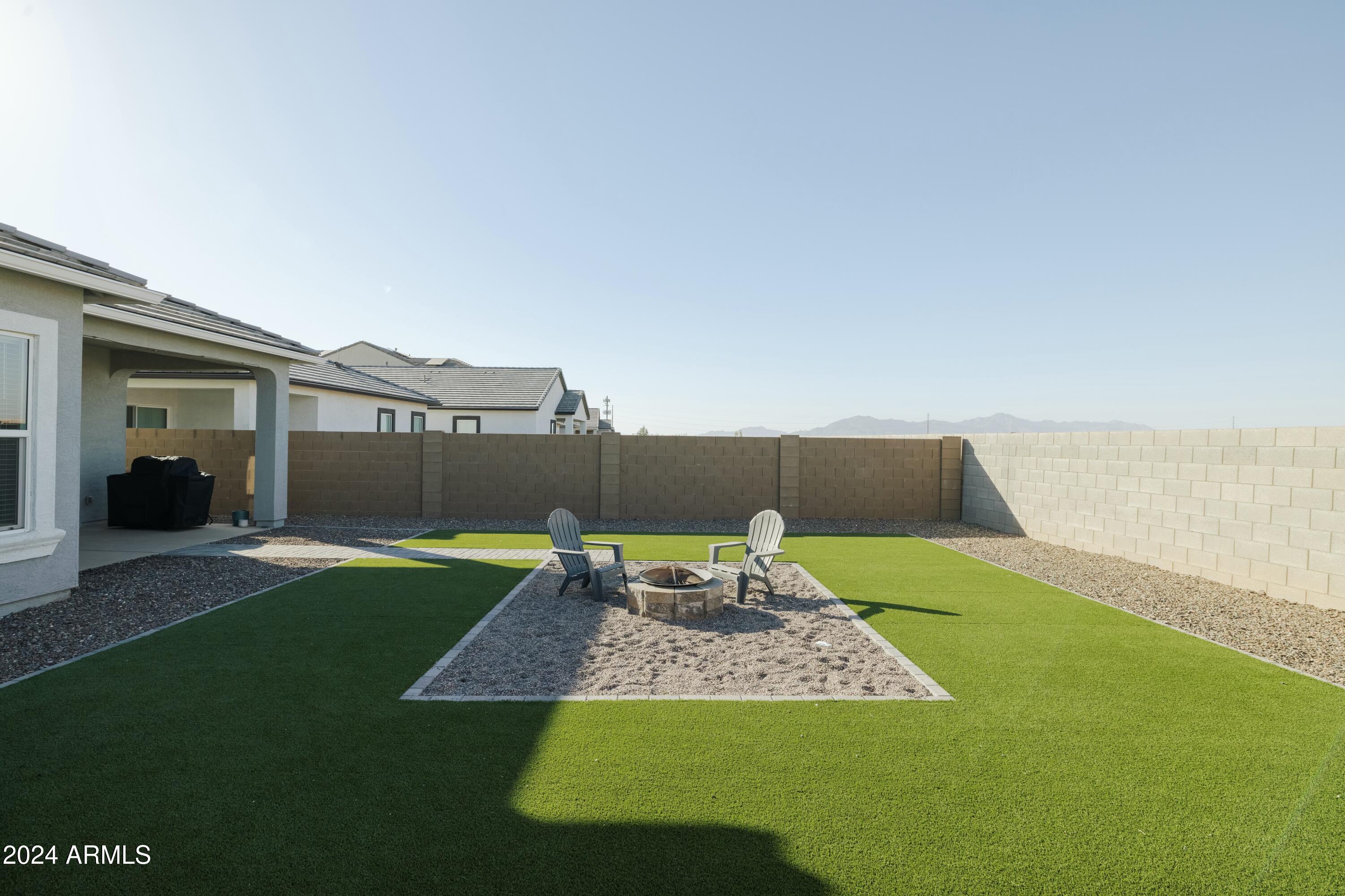 40904 W HILLMAN Drive