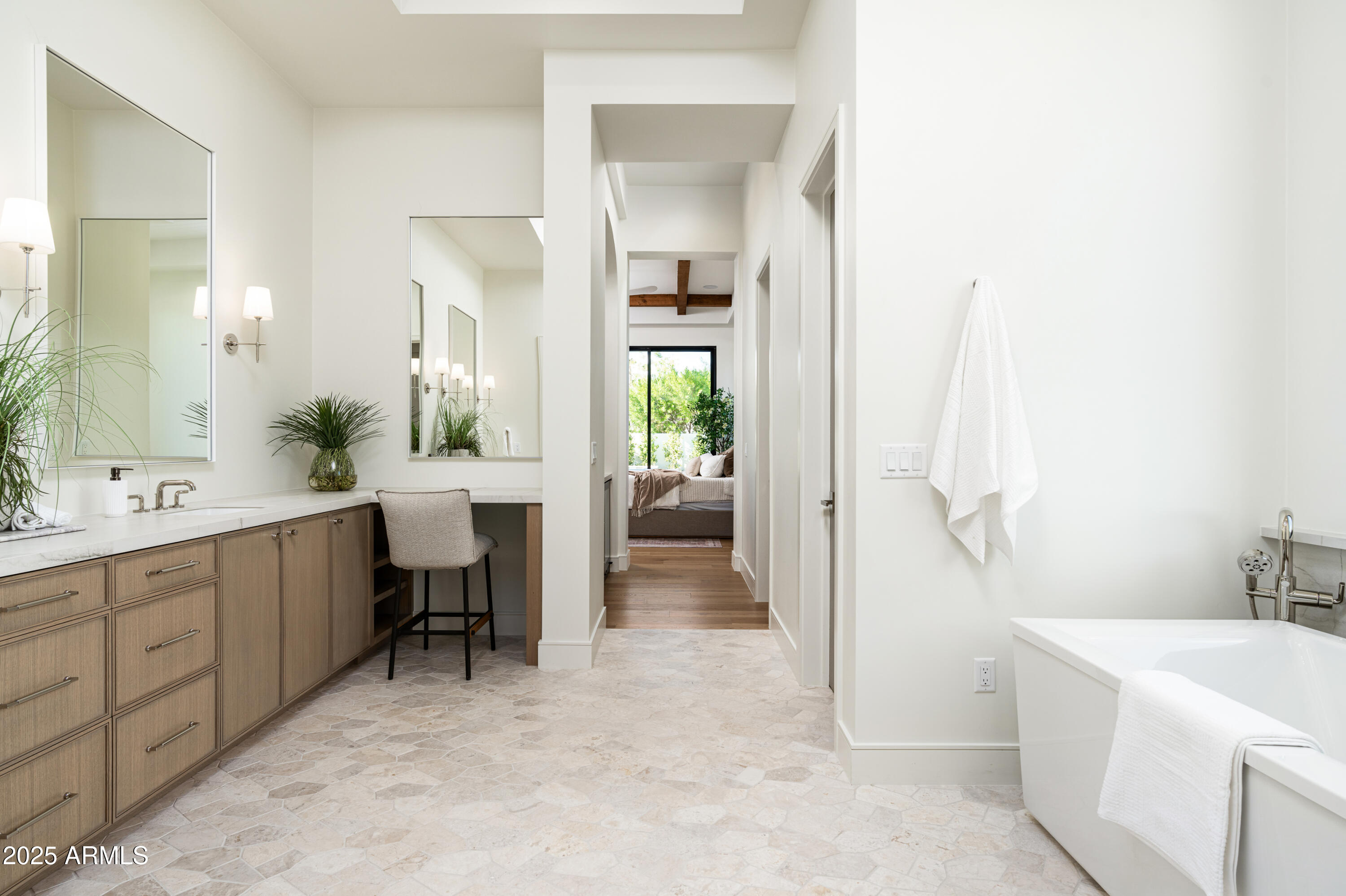 6302 E CALLE DEL NORTE