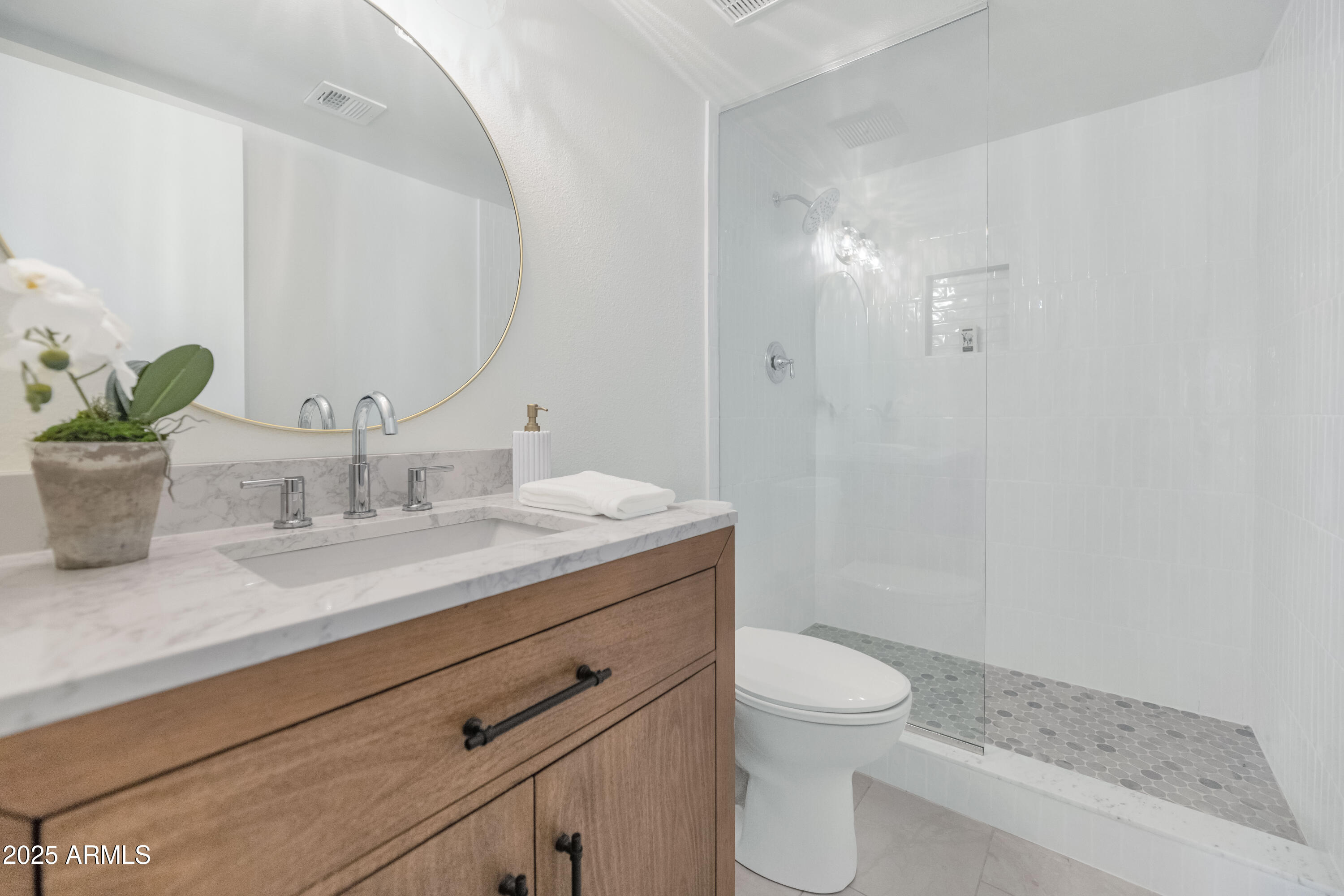 4201 E CAMELBACK Road, 70