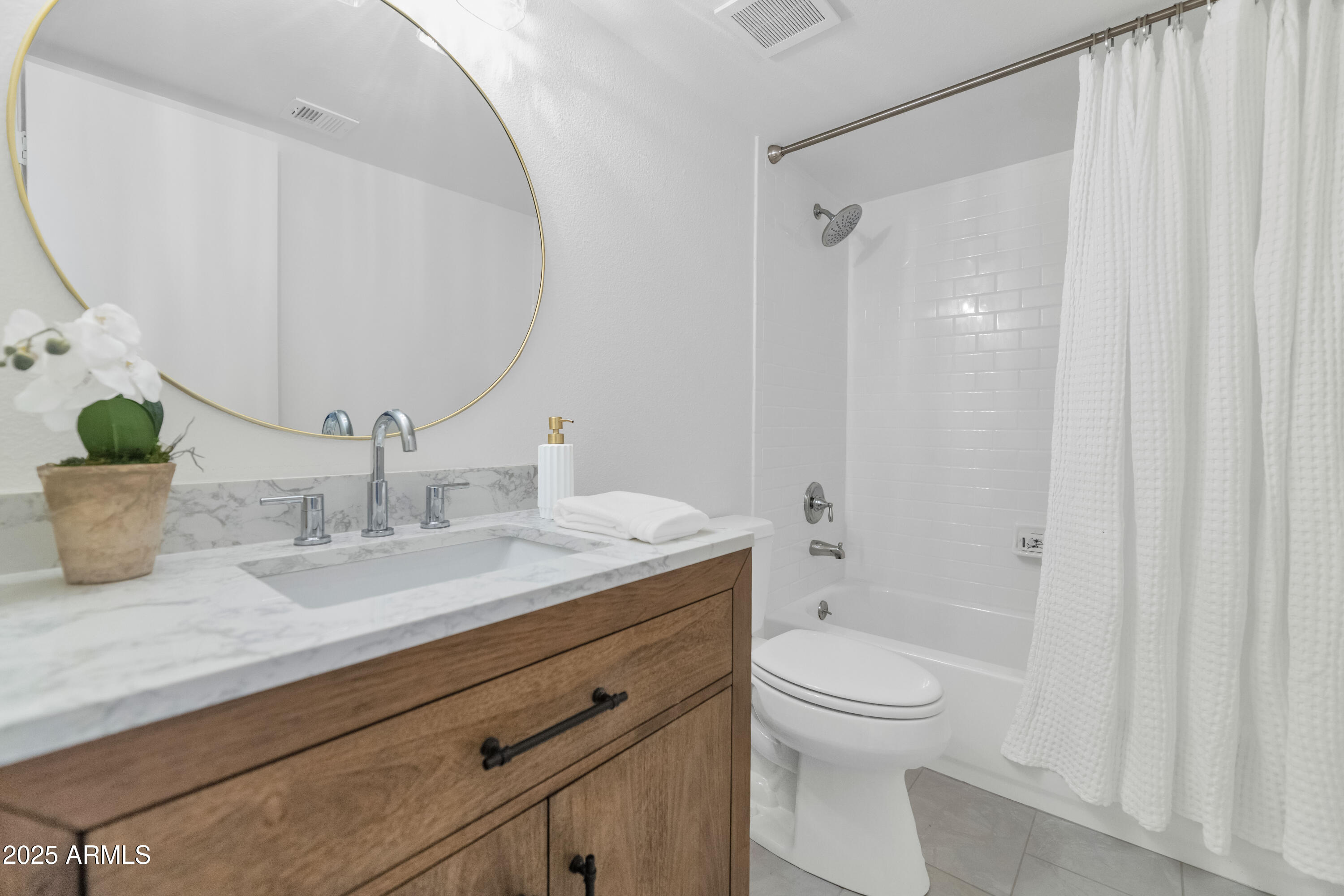 4201 E CAMELBACK Road, 70