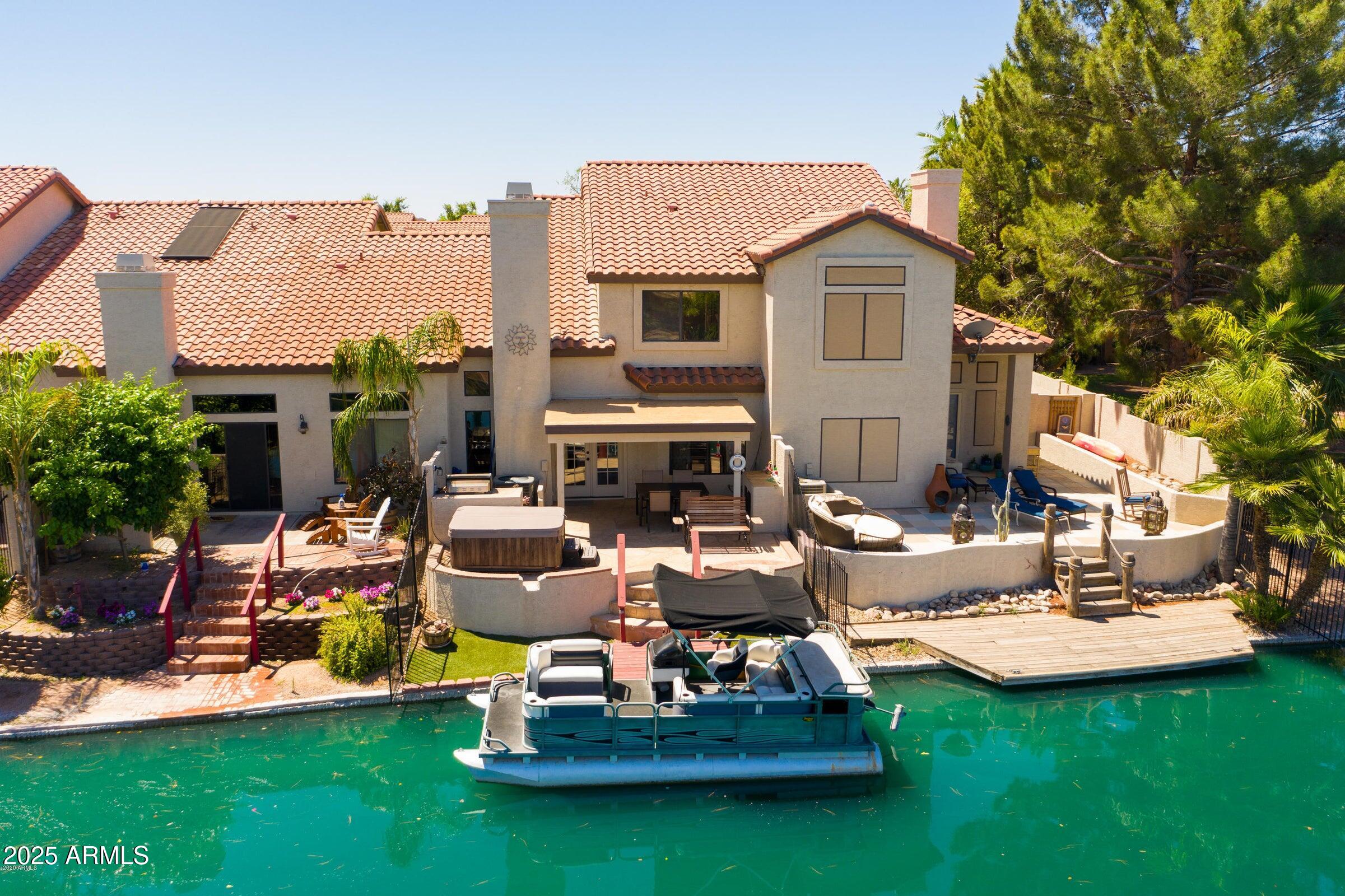 1156 W EDGEWATER Drive