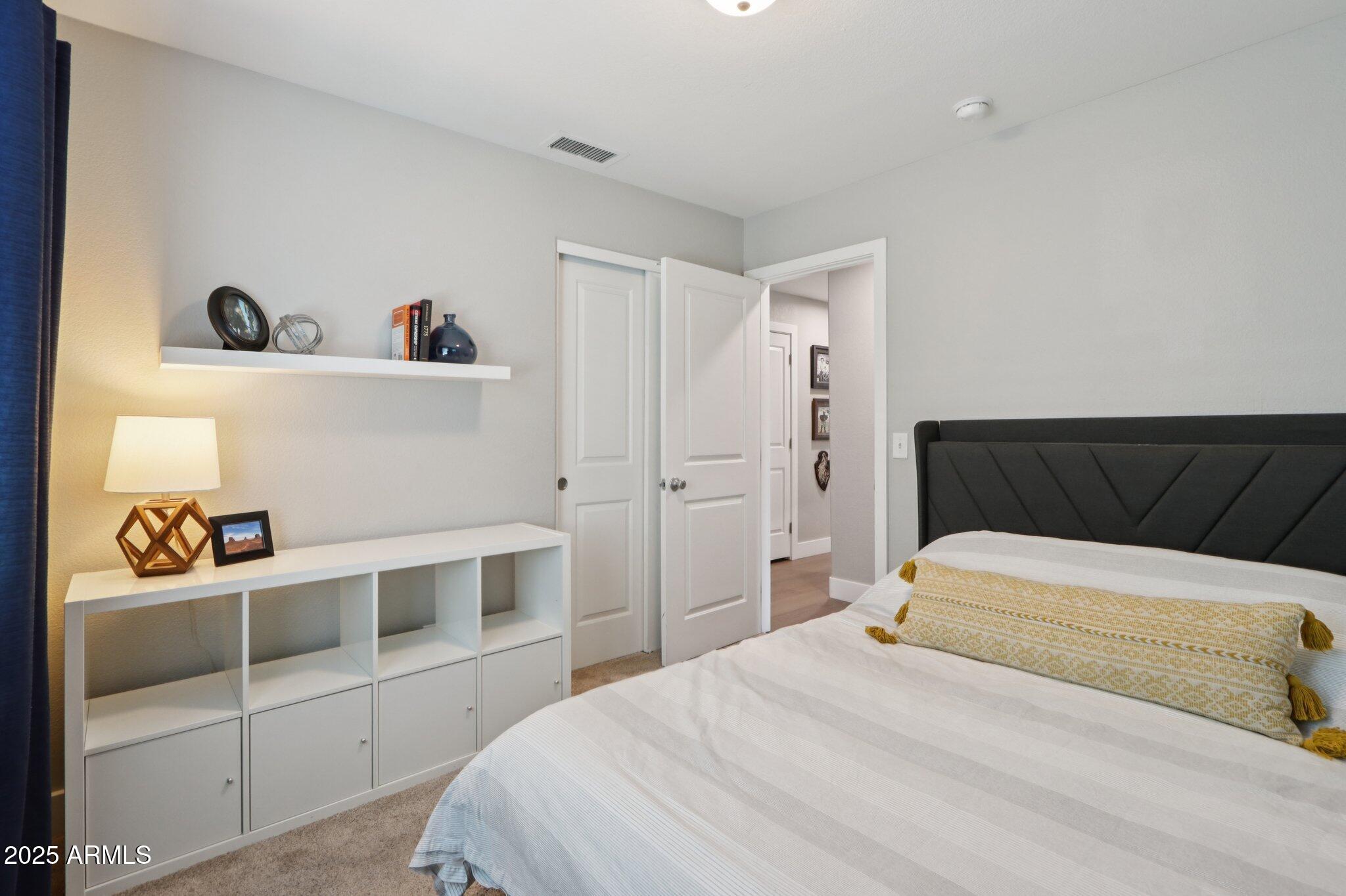 1057 W LAUREL Avenue