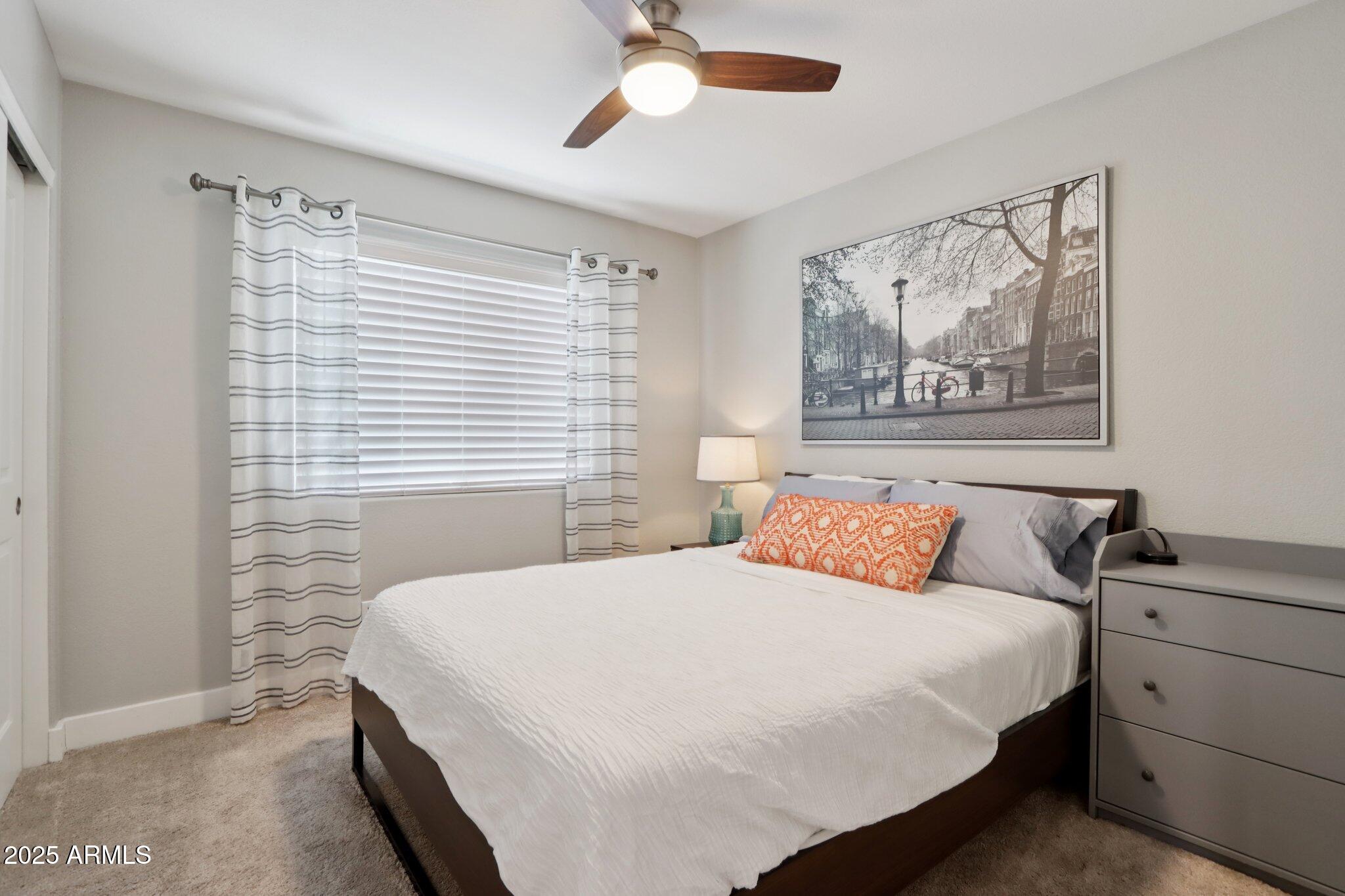 1057 W LAUREL Avenue