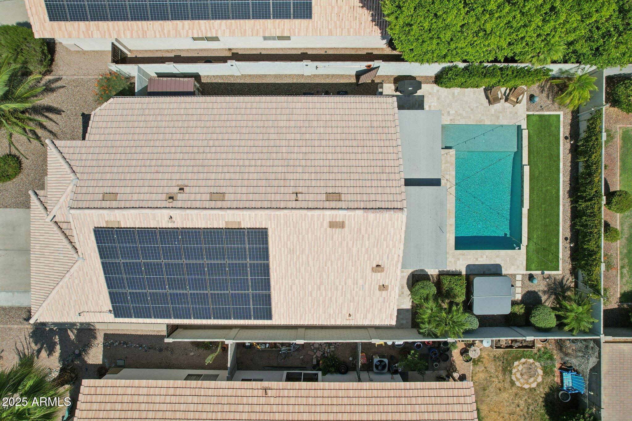 1057 W LAUREL Avenue