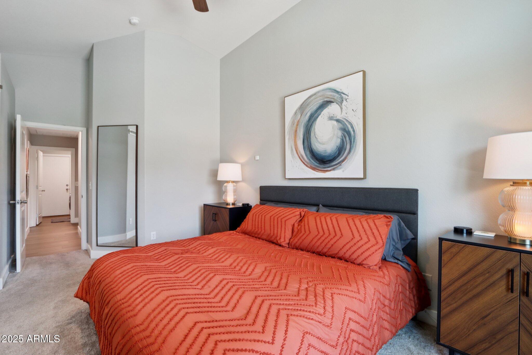 1057 W LAUREL Avenue