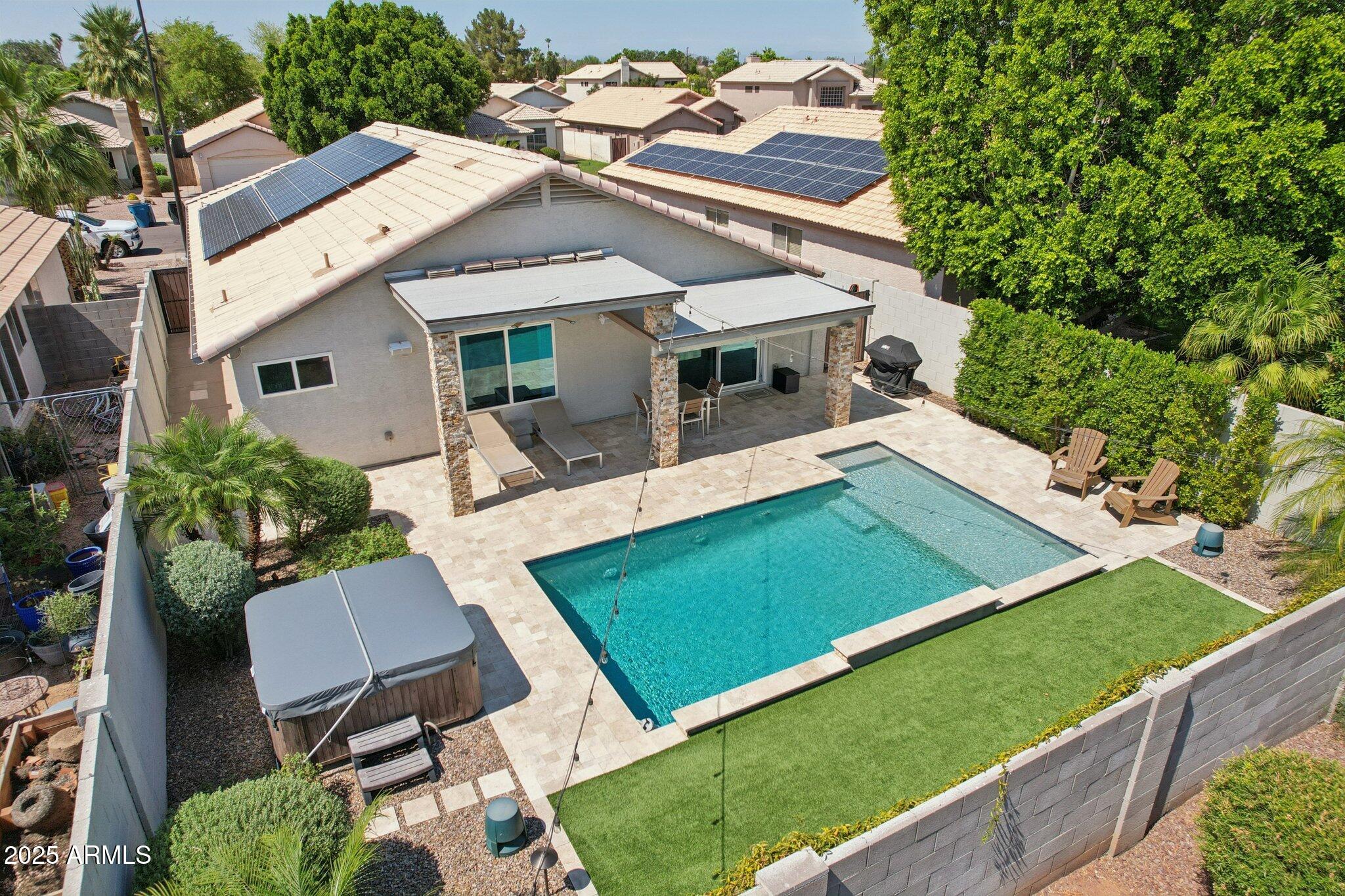 1057 W LAUREL Avenue