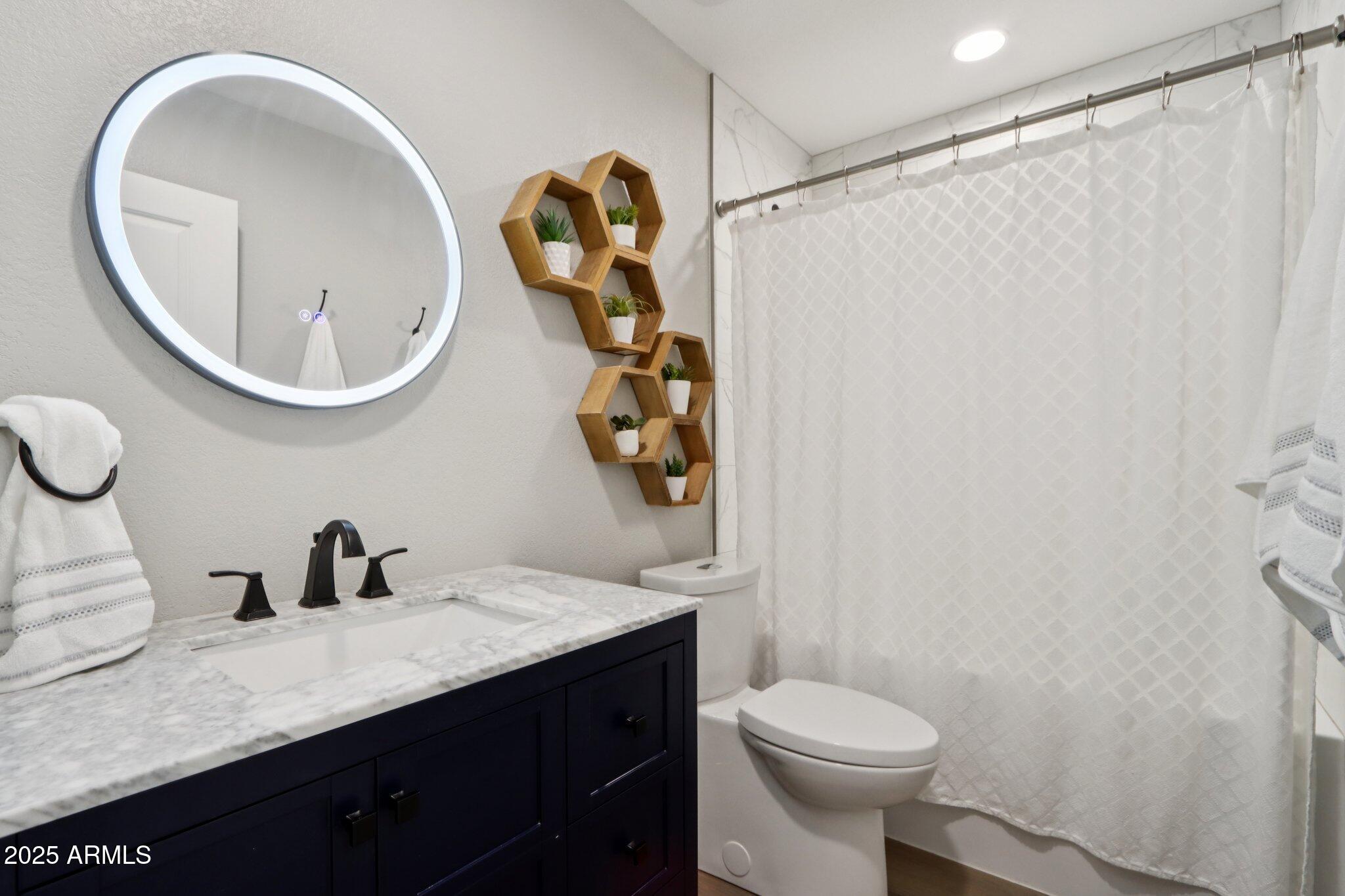 1057 W LAUREL Avenue