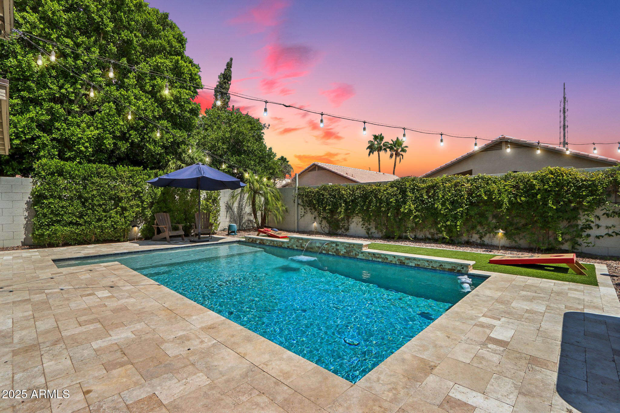 1057 W LAUREL Avenue