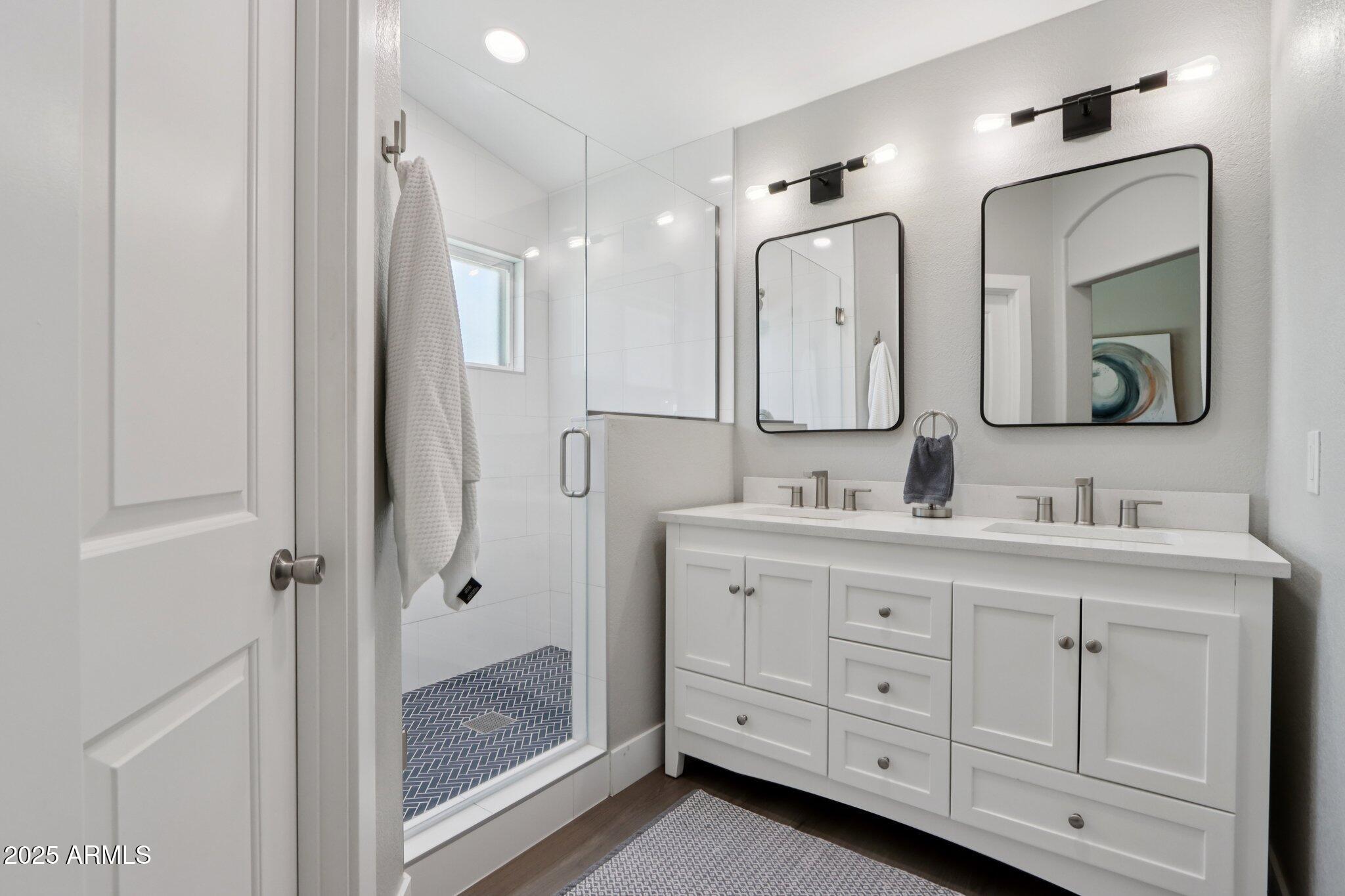 1057 W LAUREL Avenue