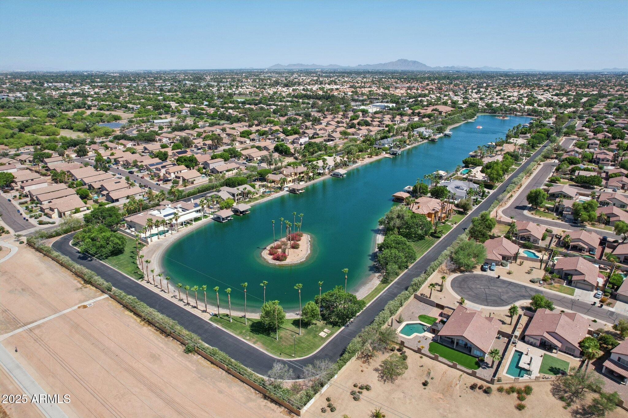 1057 W LAUREL Avenue