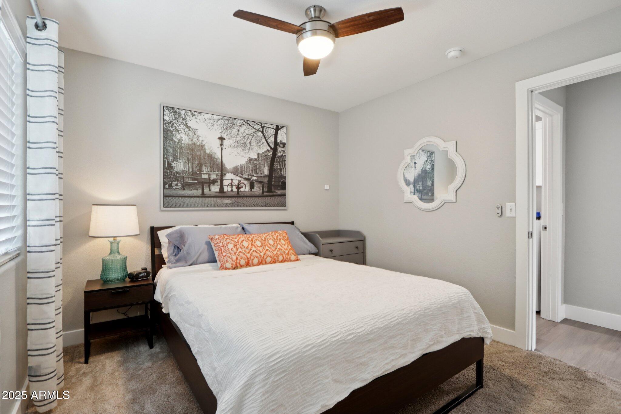 1057 W LAUREL Avenue