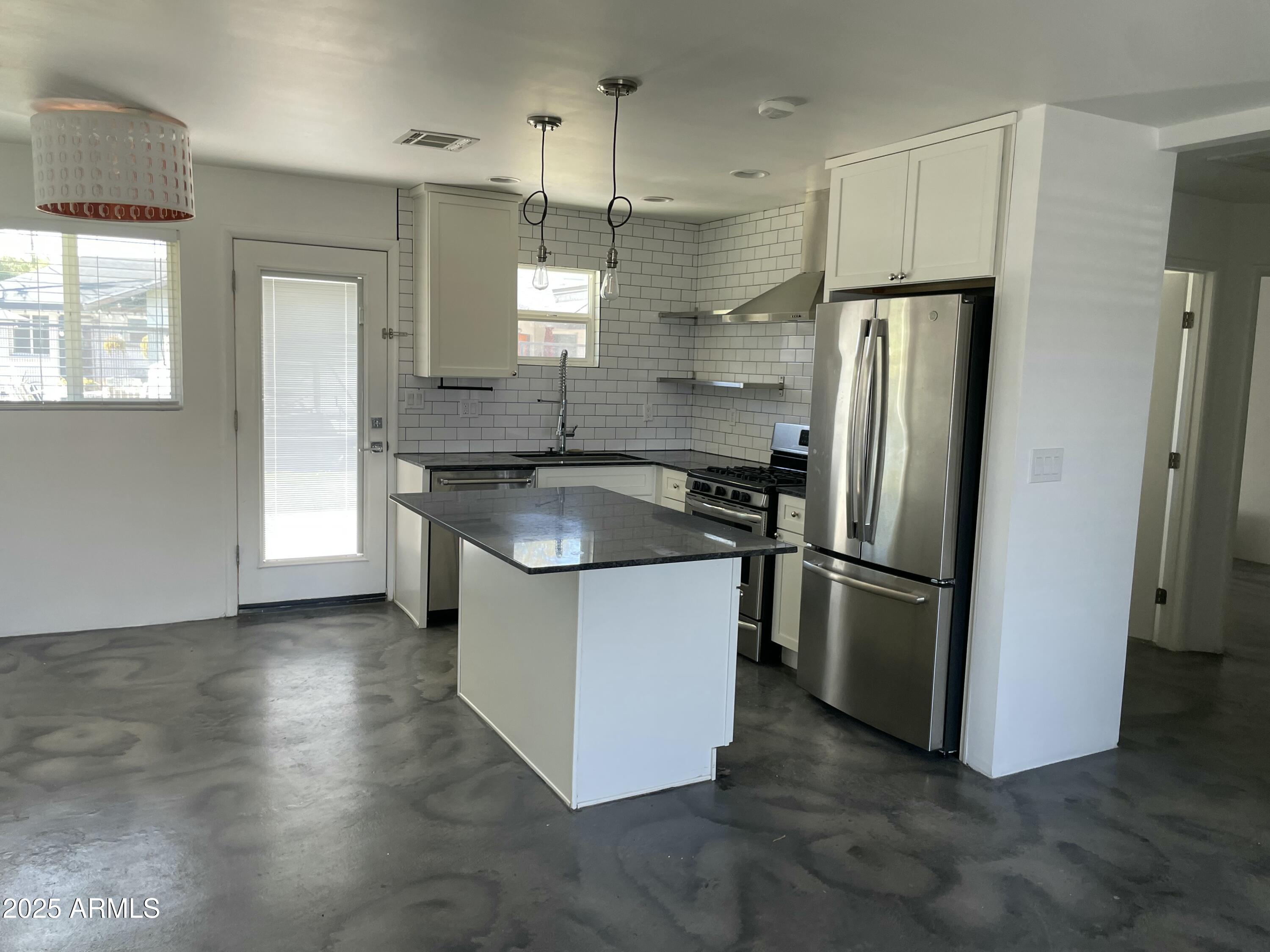 3416 N 37TH Street, 11