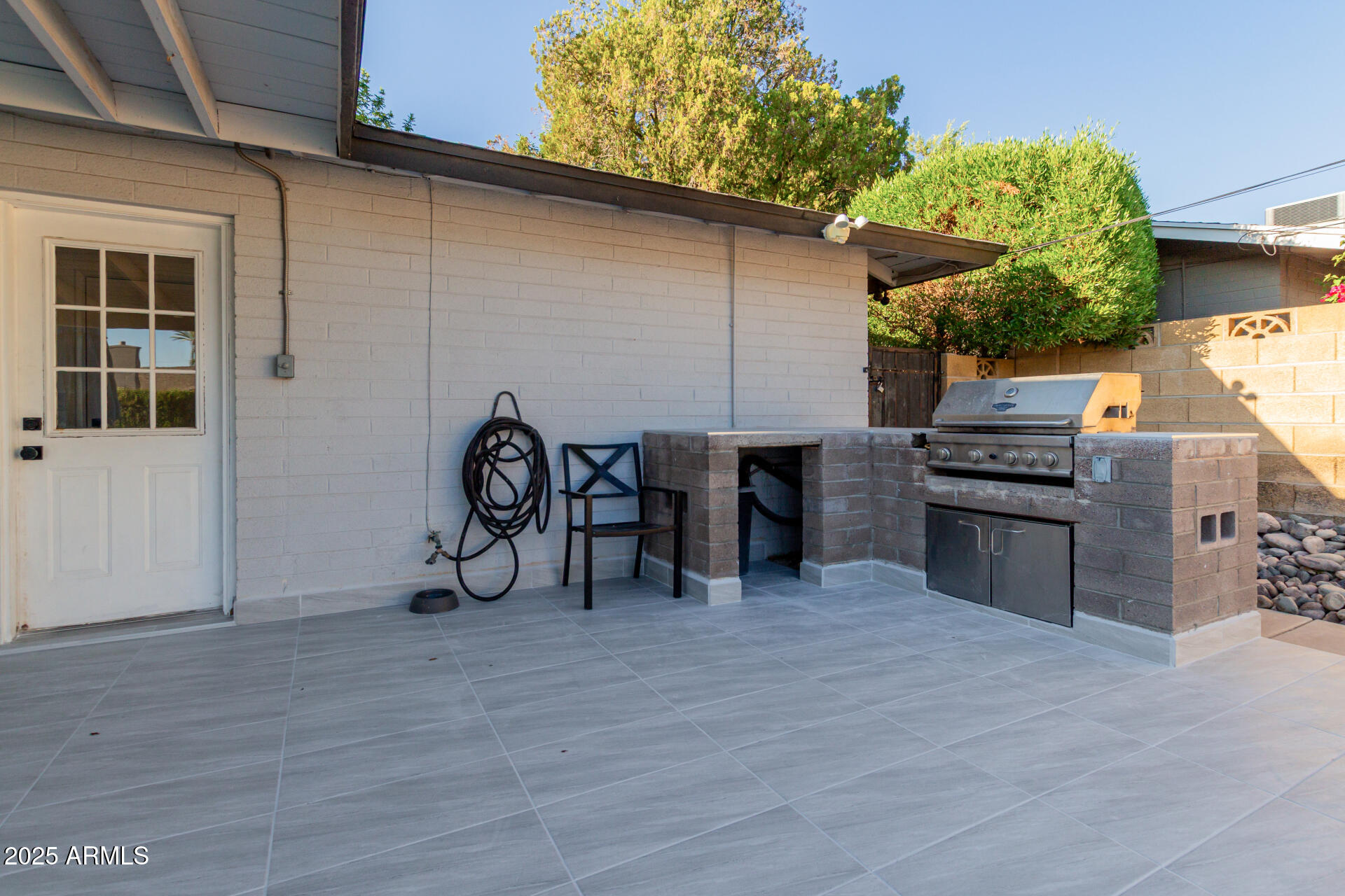 4117 E COOLIDGE Street