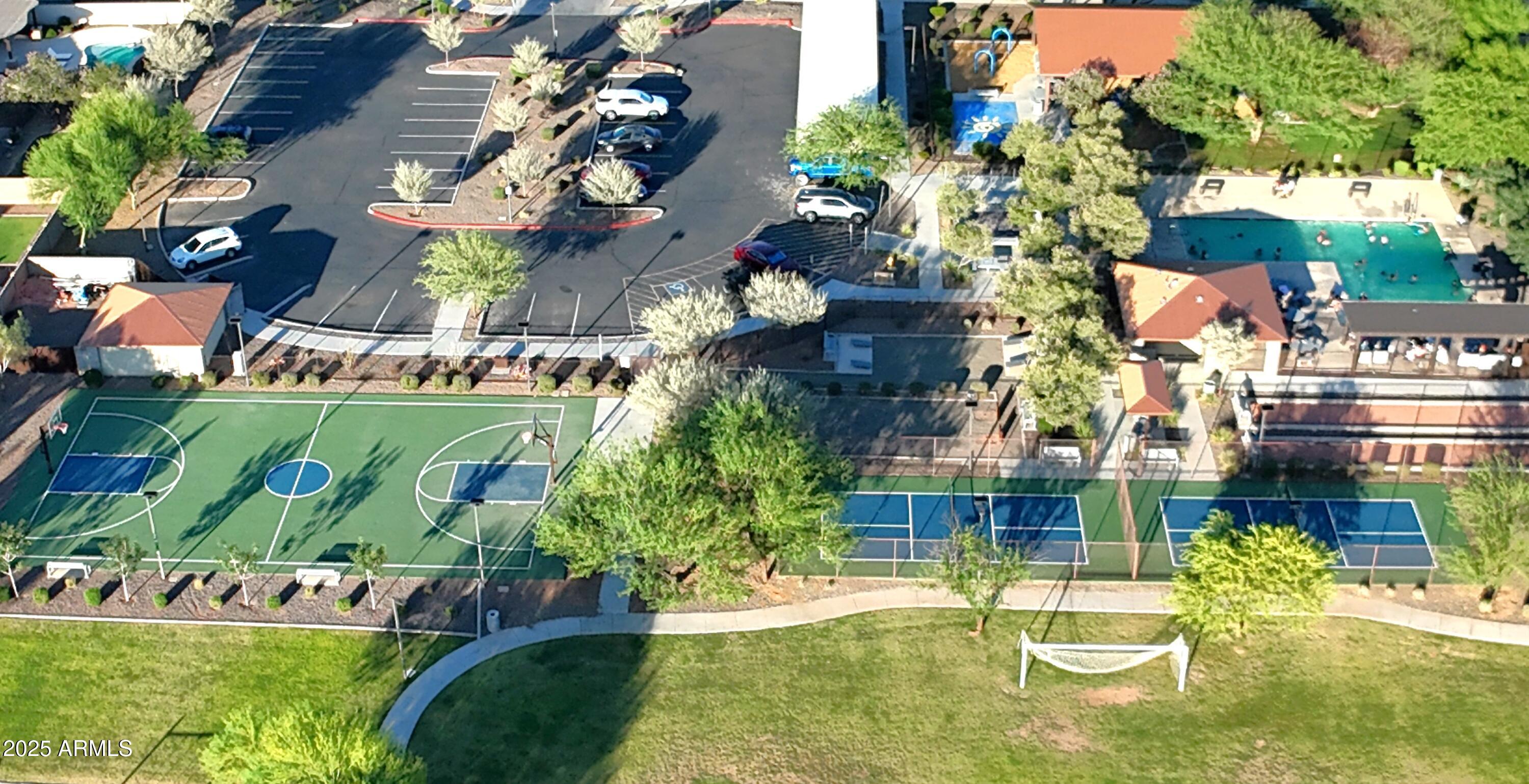 18261 W CAMINO DE ORO