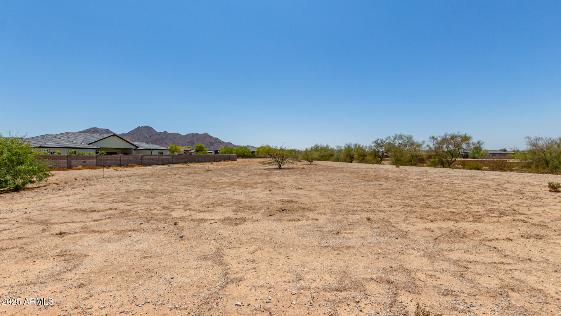 35470 N GRAPEFRUIT Drive, 32