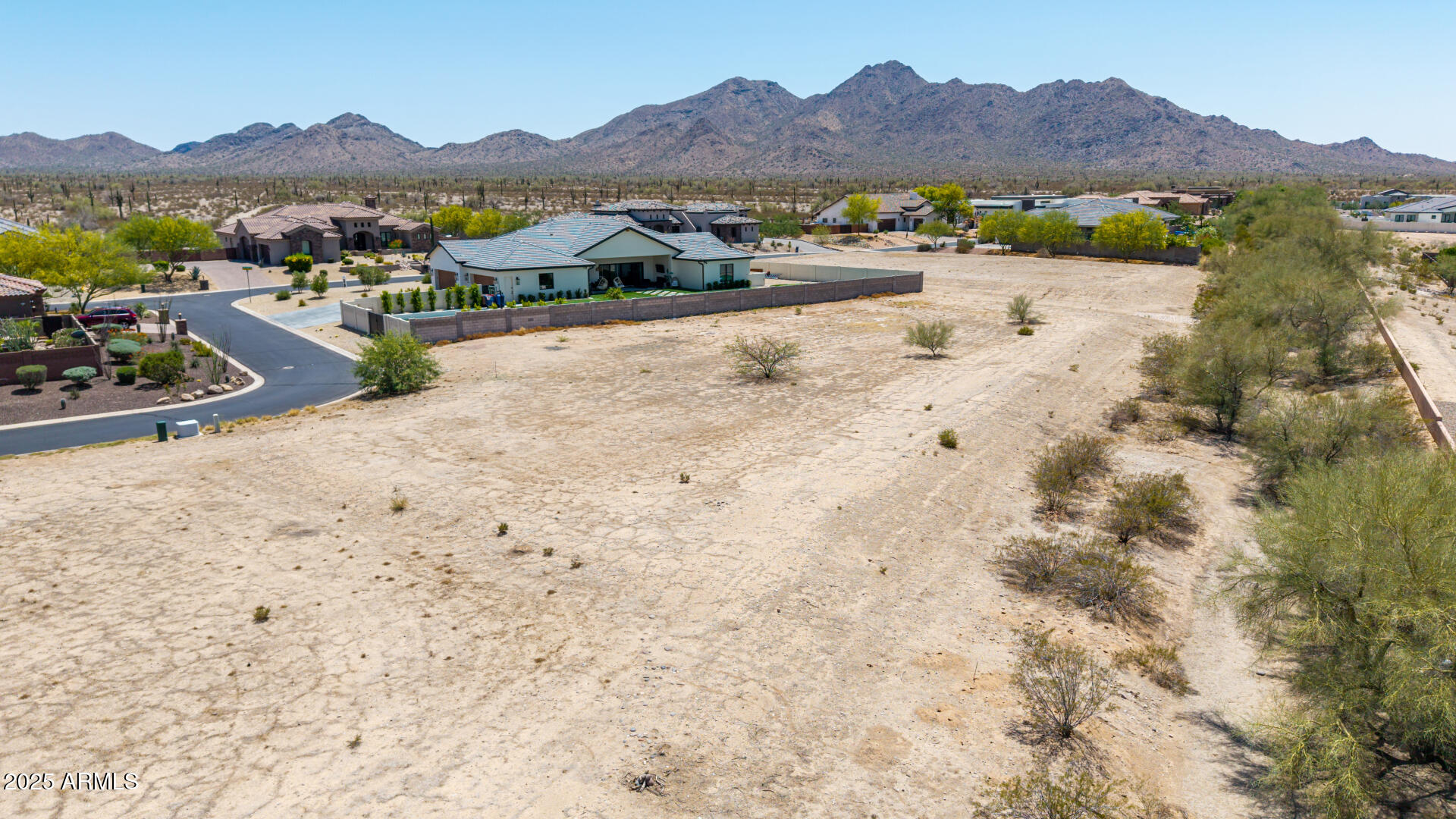 35470 N GRAPEFRUIT Drive, 32