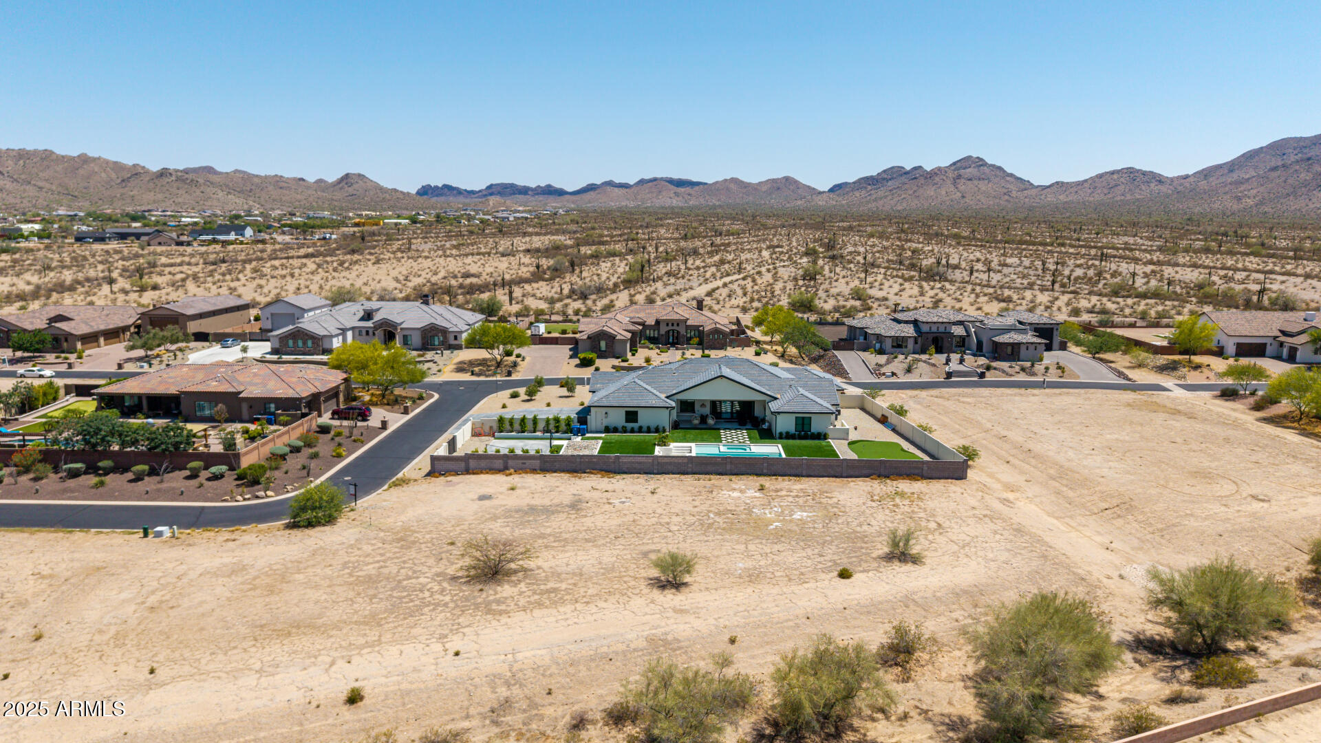 35470 N GRAPEFRUIT Drive, 32