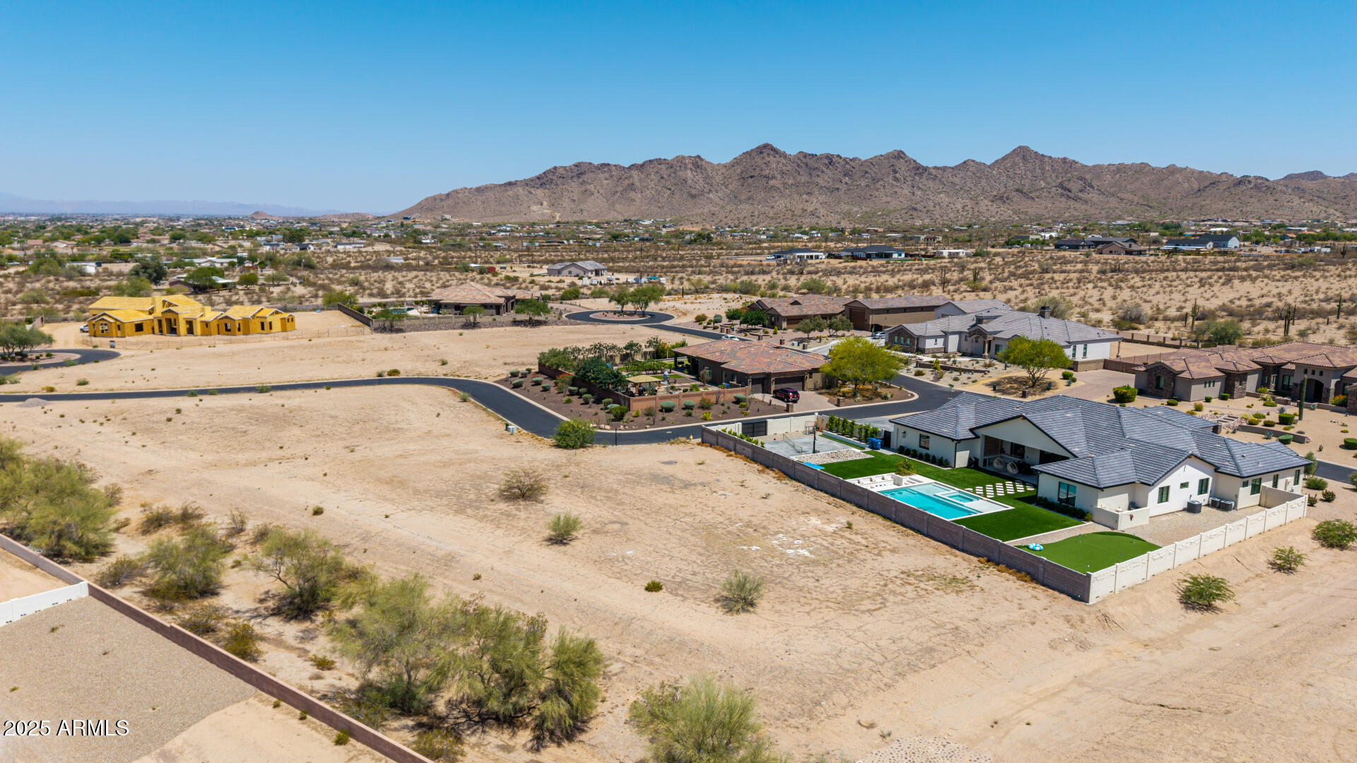 35470 N GRAPEFRUIT Drive, 32