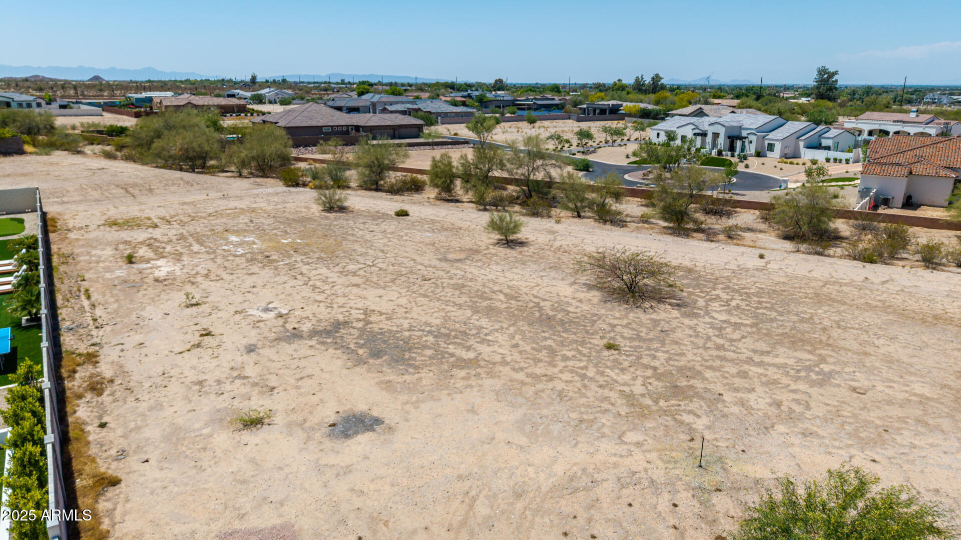 35470 N GRAPEFRUIT Drive, 32