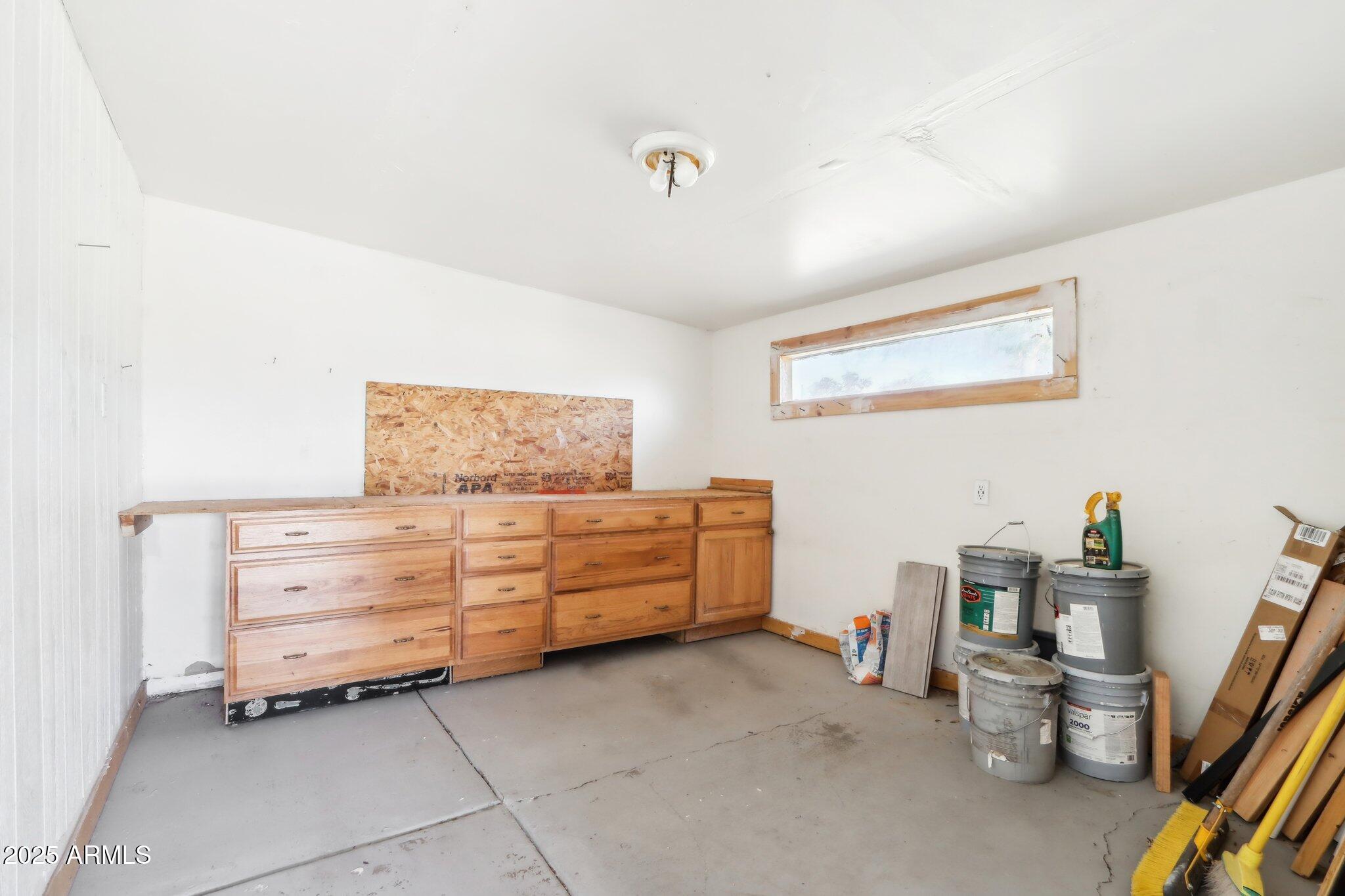 3410 E EVERETT Drive