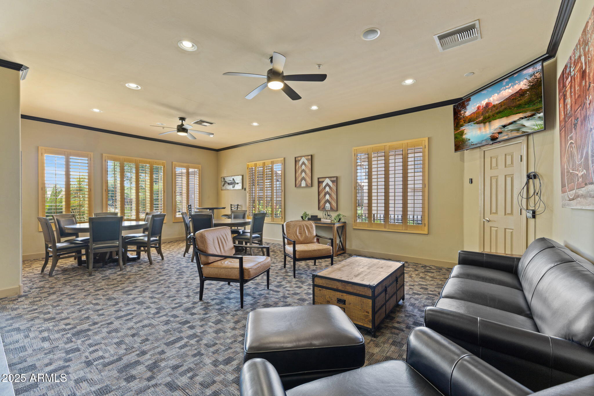 14000 N 94TH Street, 3198