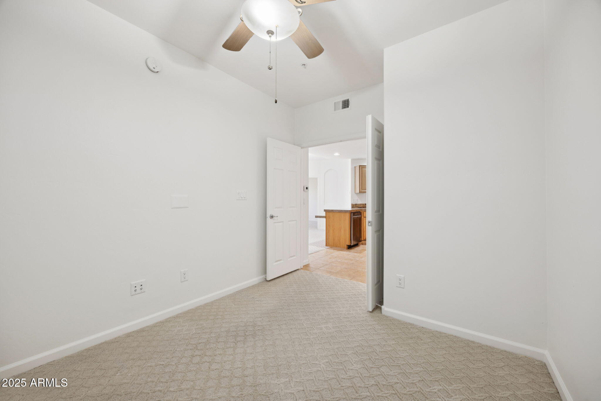 14000 N 94TH Street, 3198