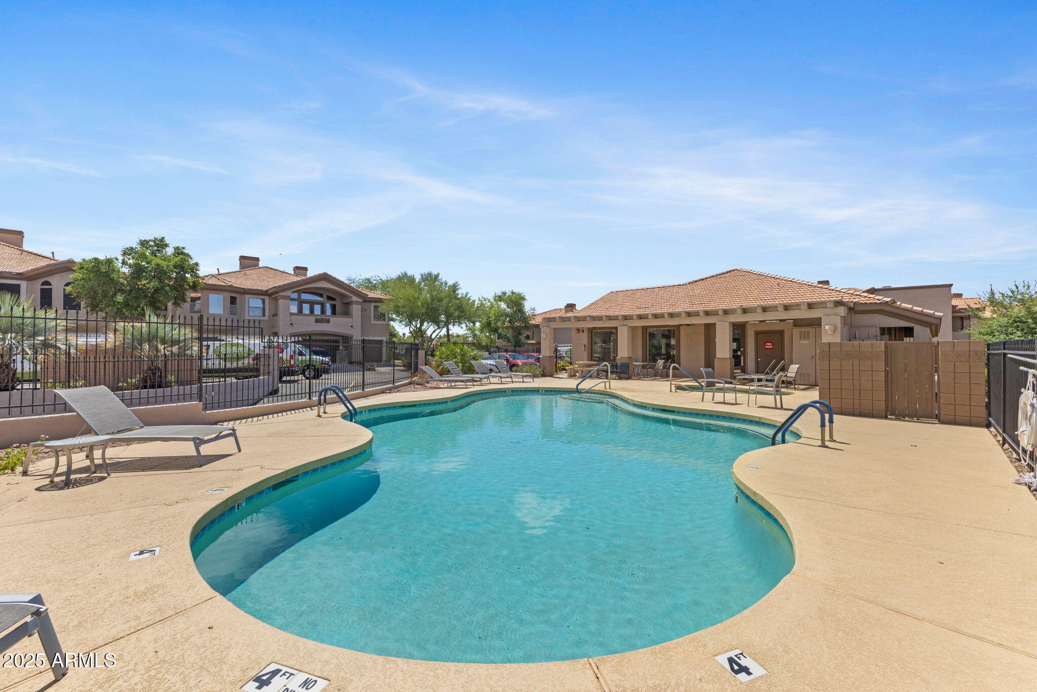 14000 N 94TH Street, 3198