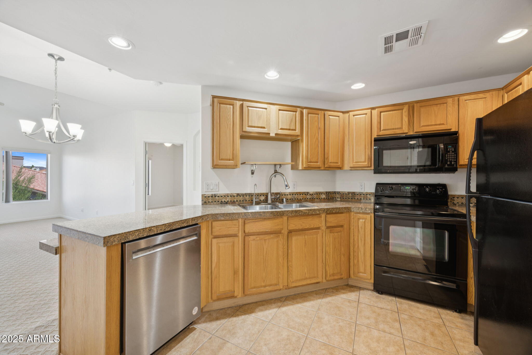 14000 N 94TH Street, 3198