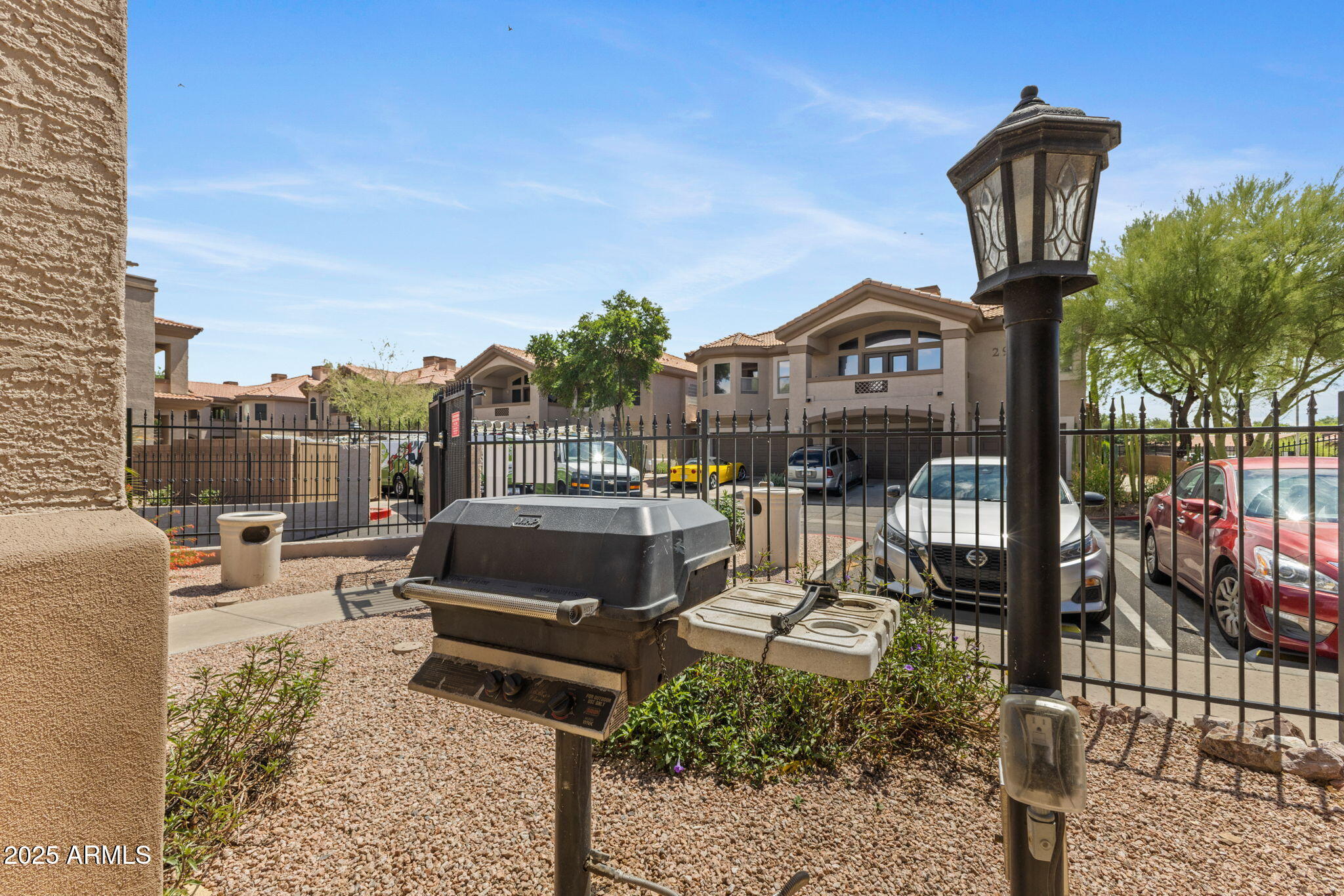 14000 N 94TH Street, 3198