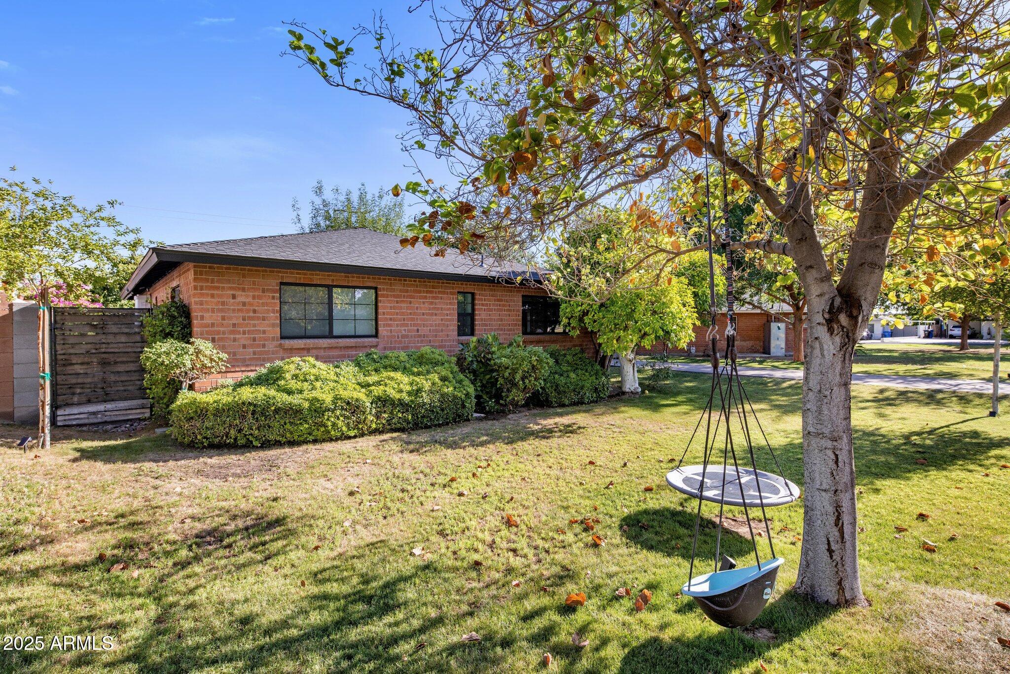 1825 E Palo Verde Drive