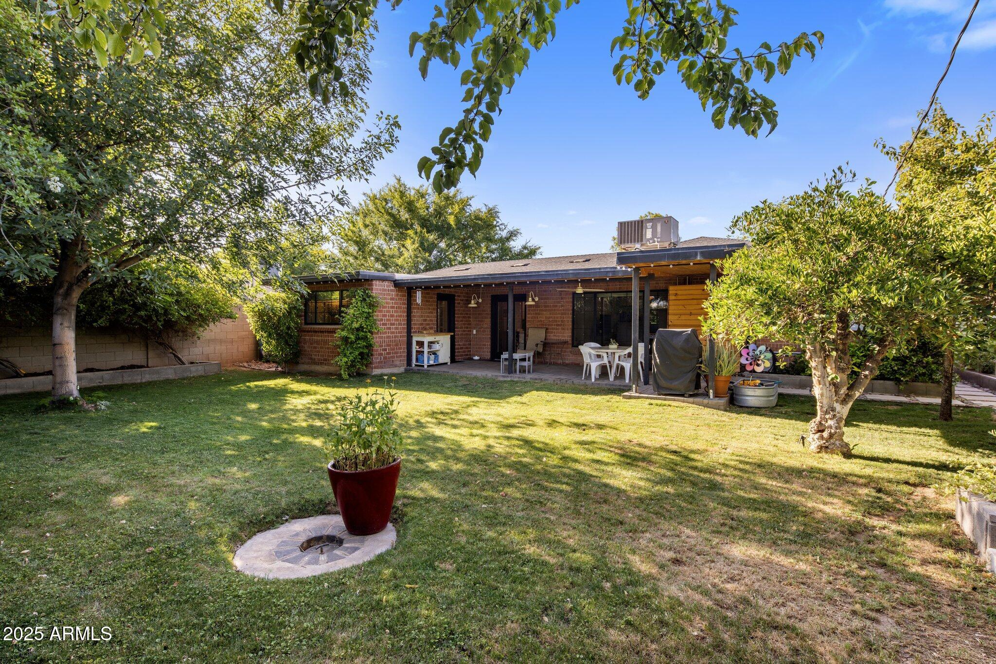 1825 E Palo Verde Drive