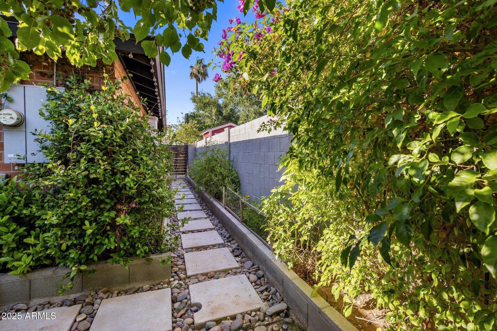 1825 E Palo Verde Drive