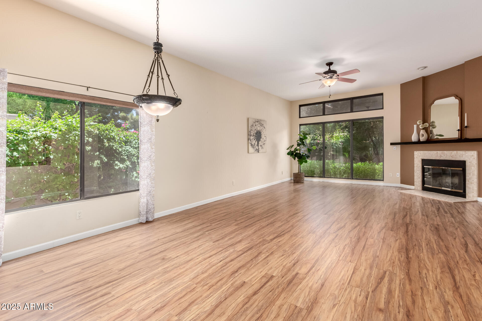 4135 E ALTADENA Avenue
