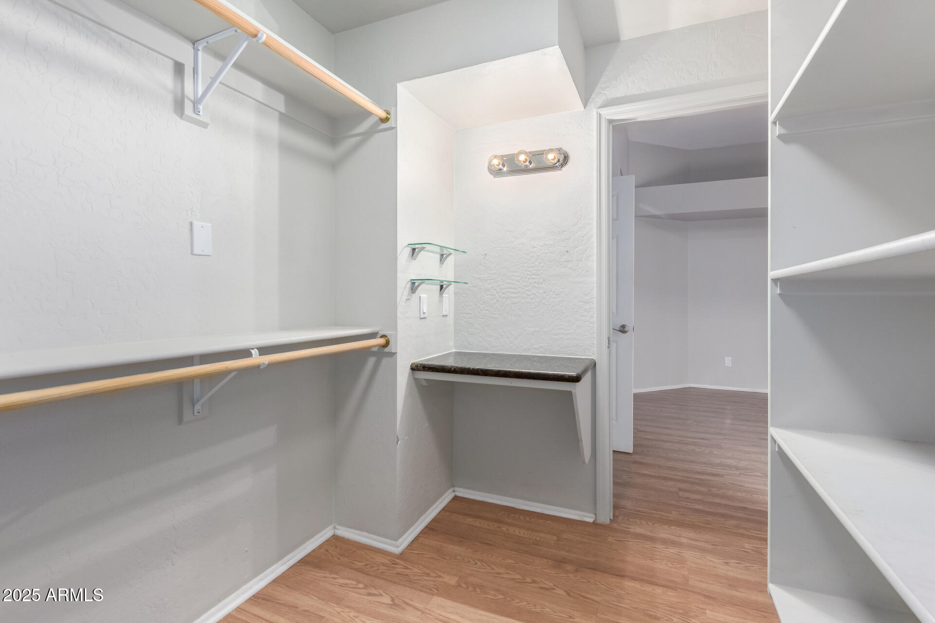 4135 E ALTADENA Avenue