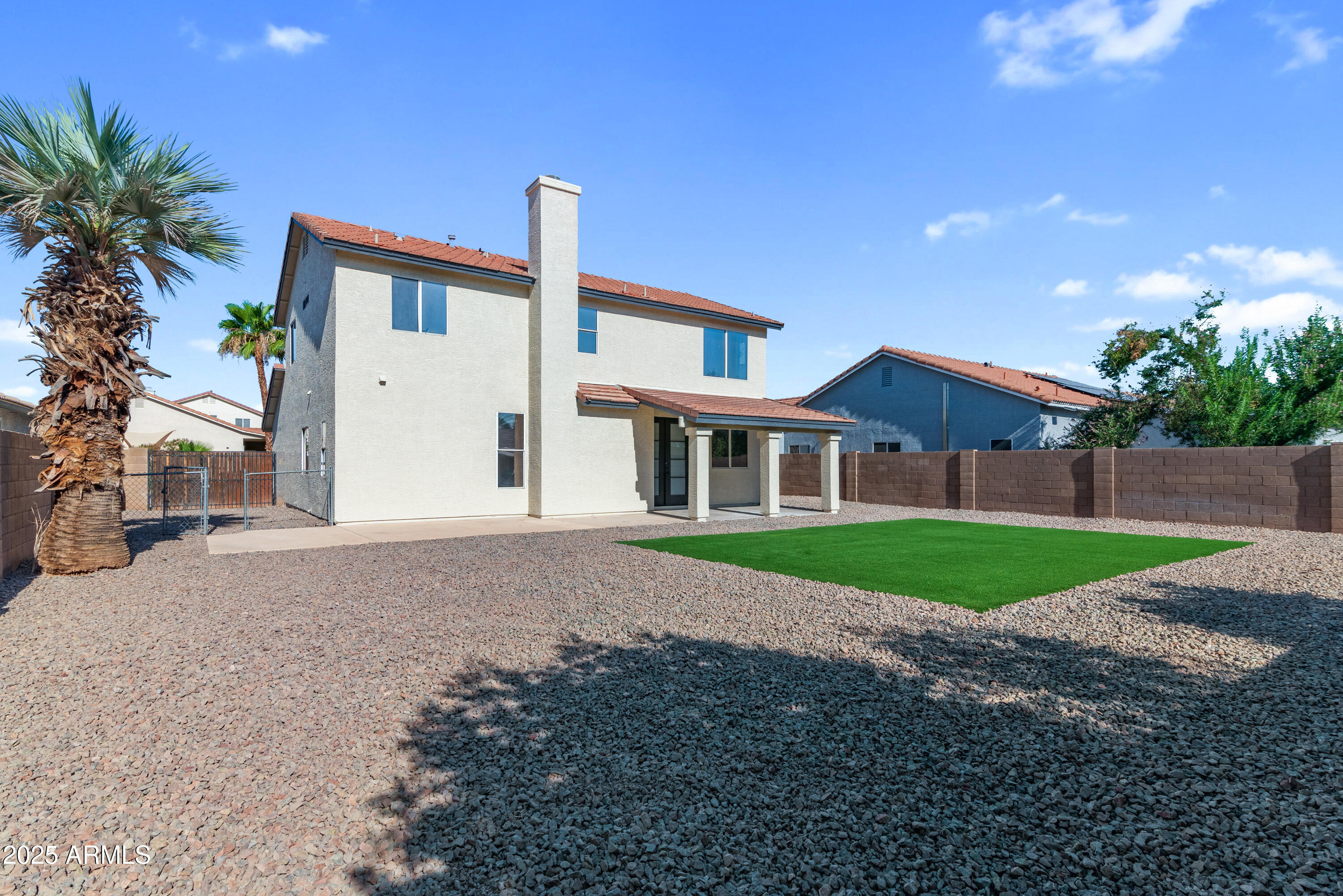 524 N LEOMA Lane
