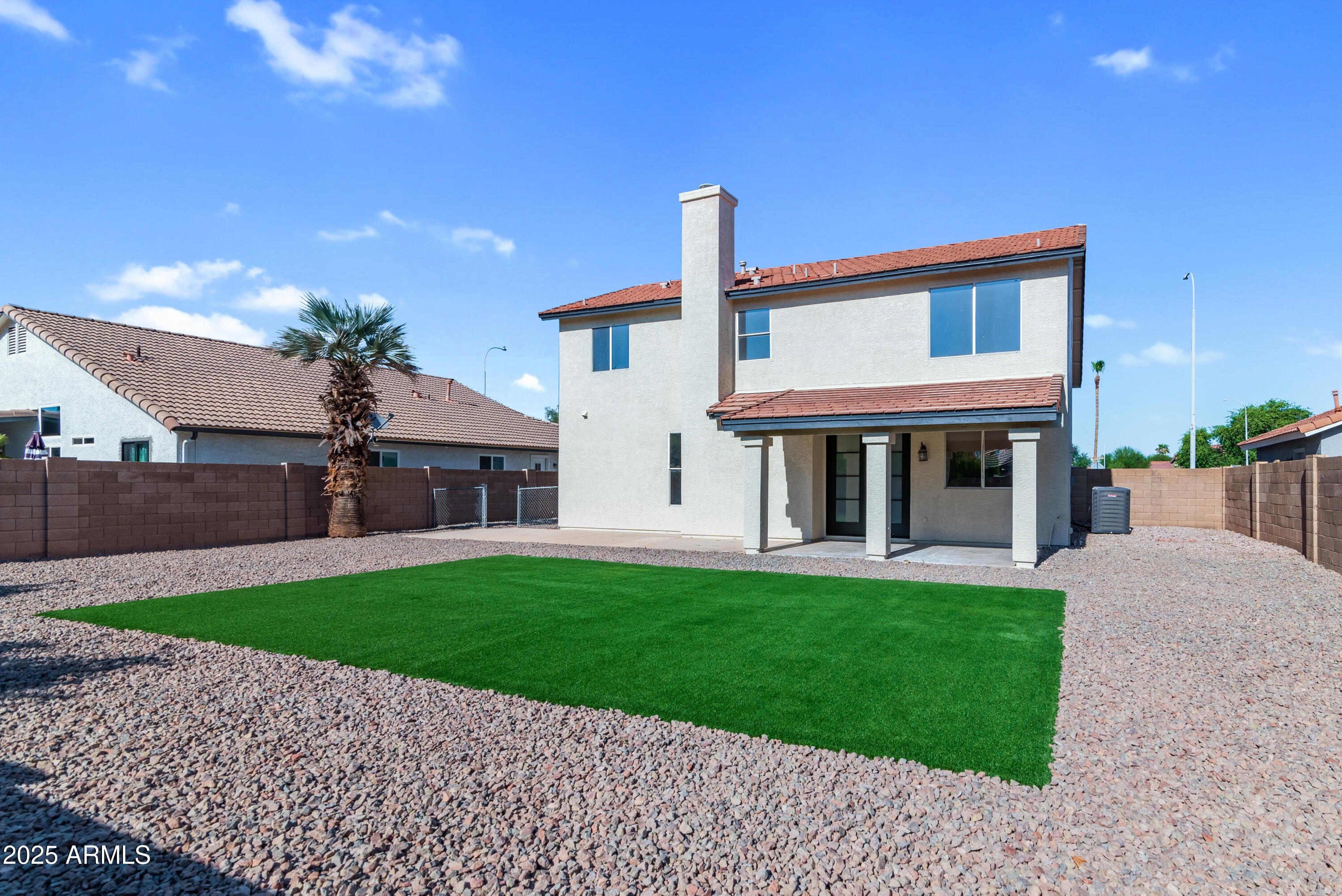 524 N LEOMA Lane