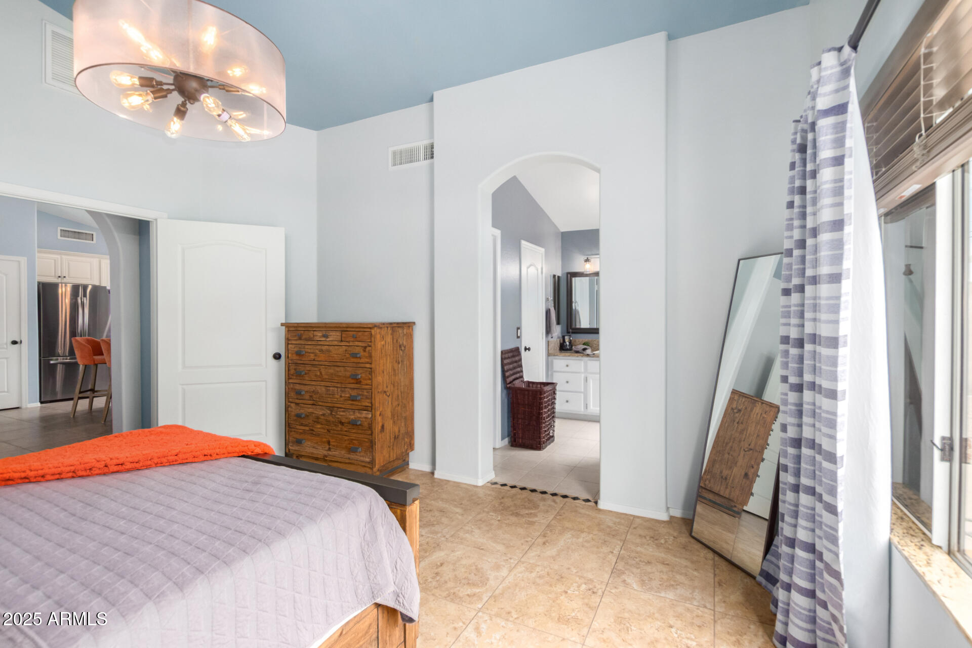 150 W VILLA THERESA Drive