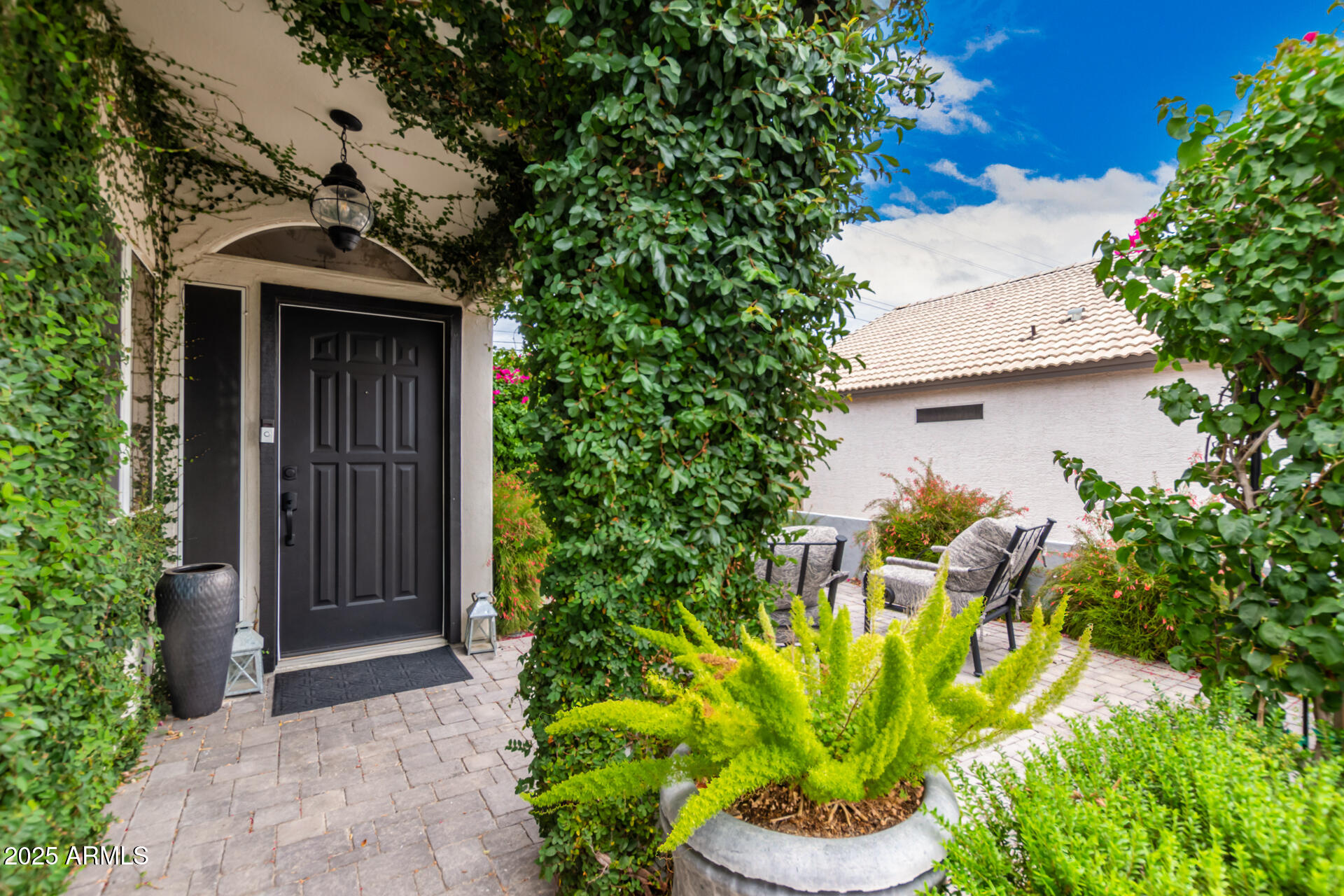 150 W VILLA THERESA Drive