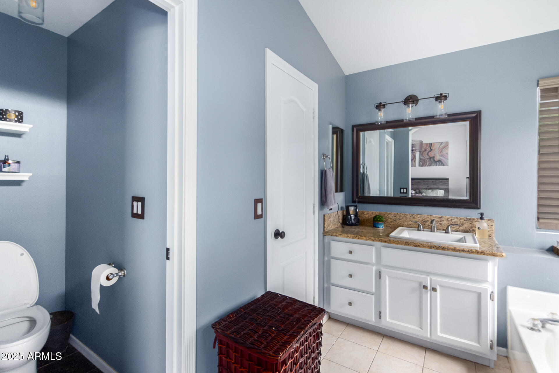 150 W VILLA THERESA Drive