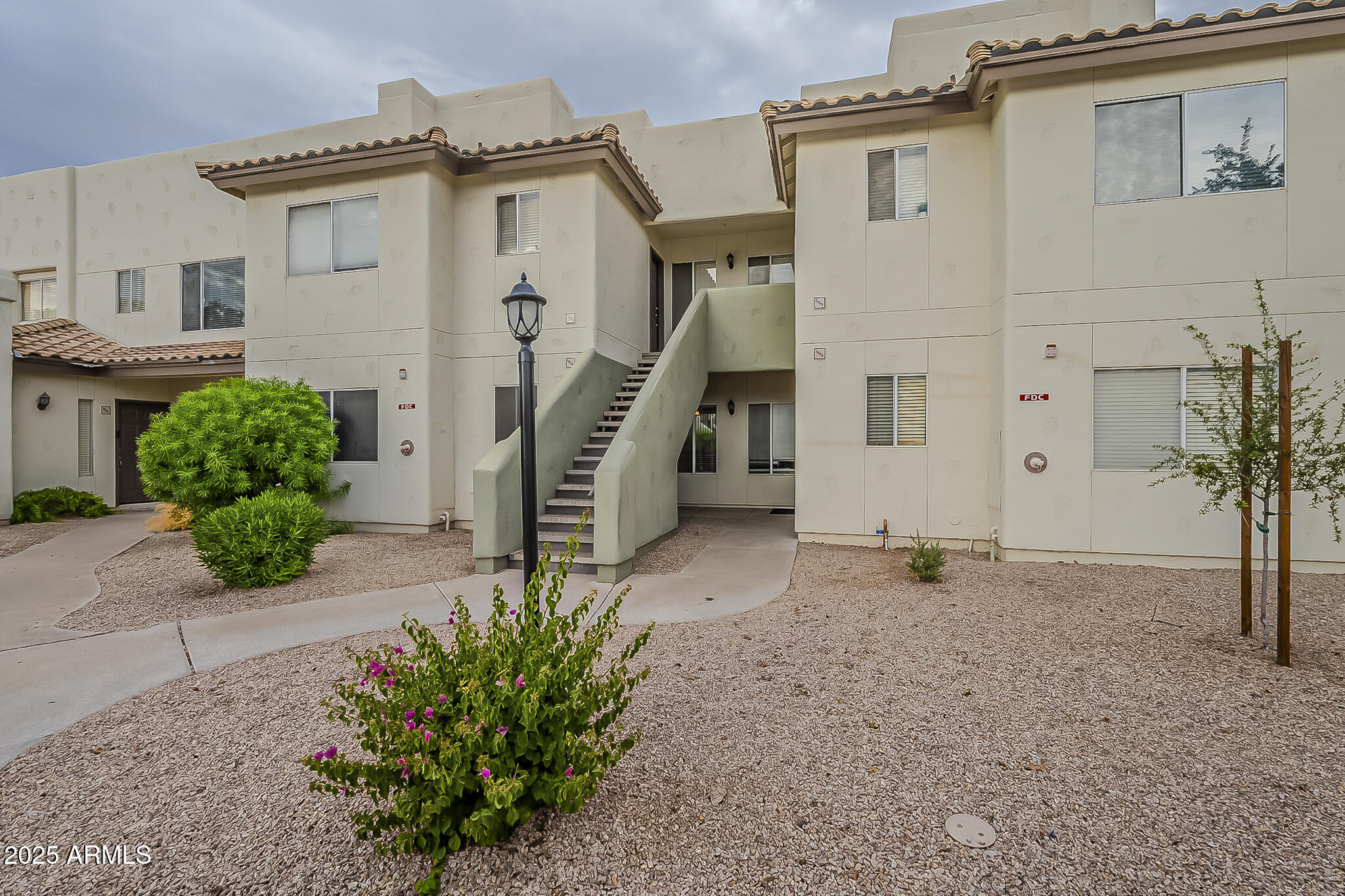 1825 W RAY Road W, 1054